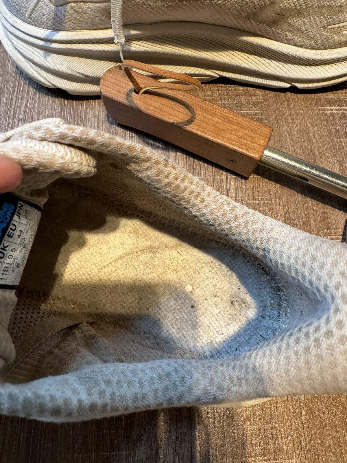 Hoka Hoka Clifton 9 Sneakers Women’s Size 11 B Eggnog Beige Ivory Size US 11 / IT 41 - 9 Thumbnail
