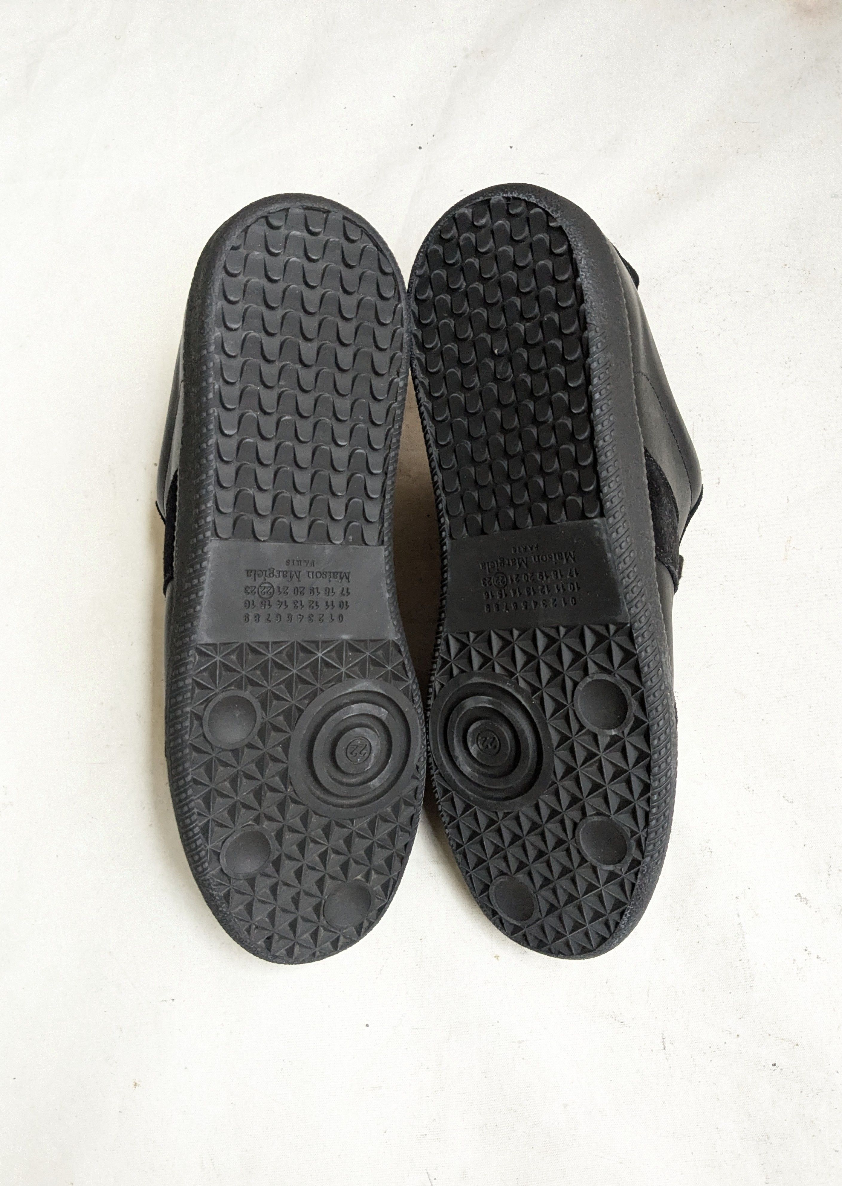 Maison Margiela Maison Margiela GAT Replica Black 8 41 Low Tops Size US 8 / EU 41 - 14 Thumbnail