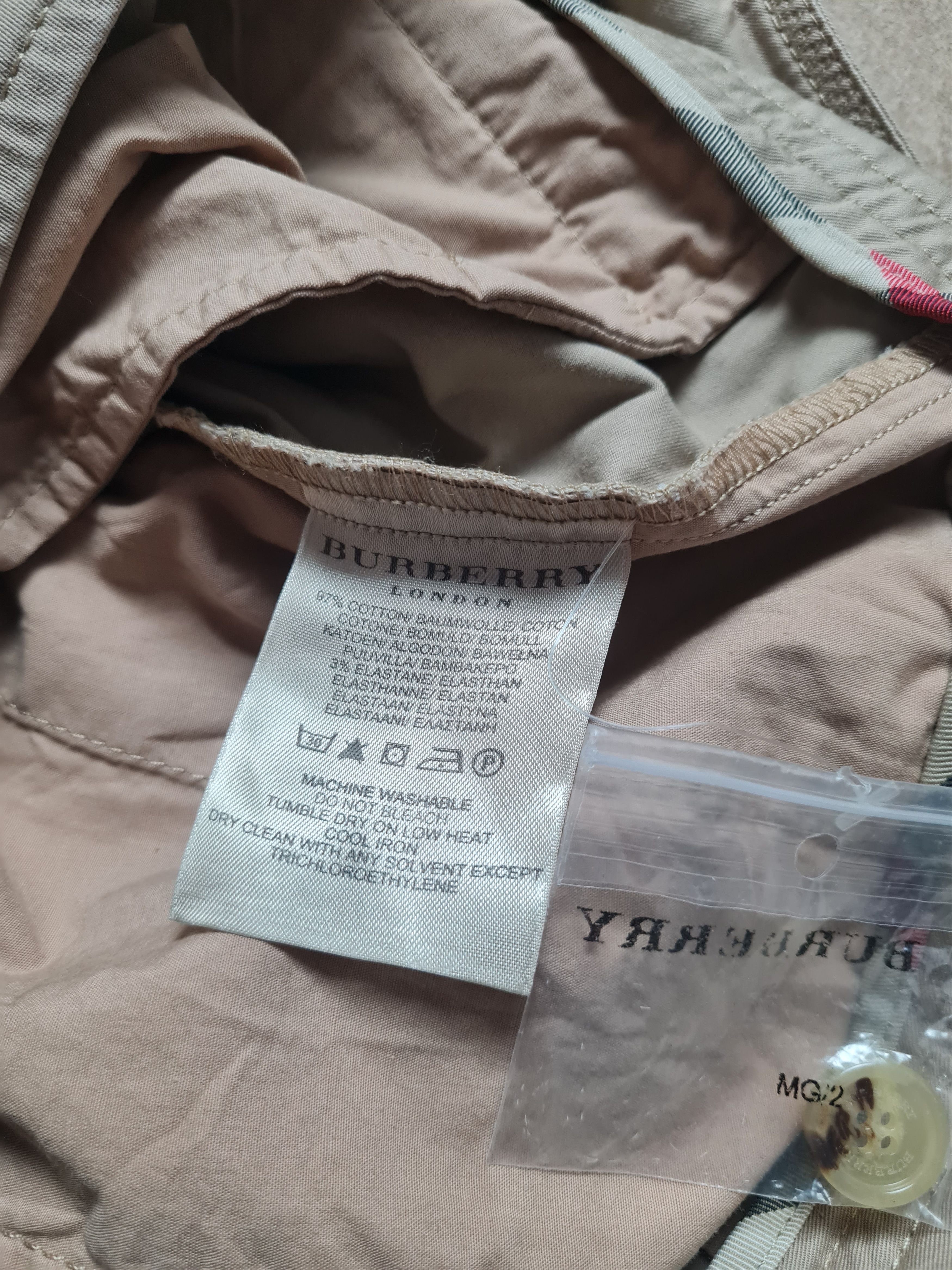 Burberry Trench Skirt Burberry Pleated Belt Buttons Classic Luxury Size 30" / US 8 / IT 44 - 8 Thumbnail