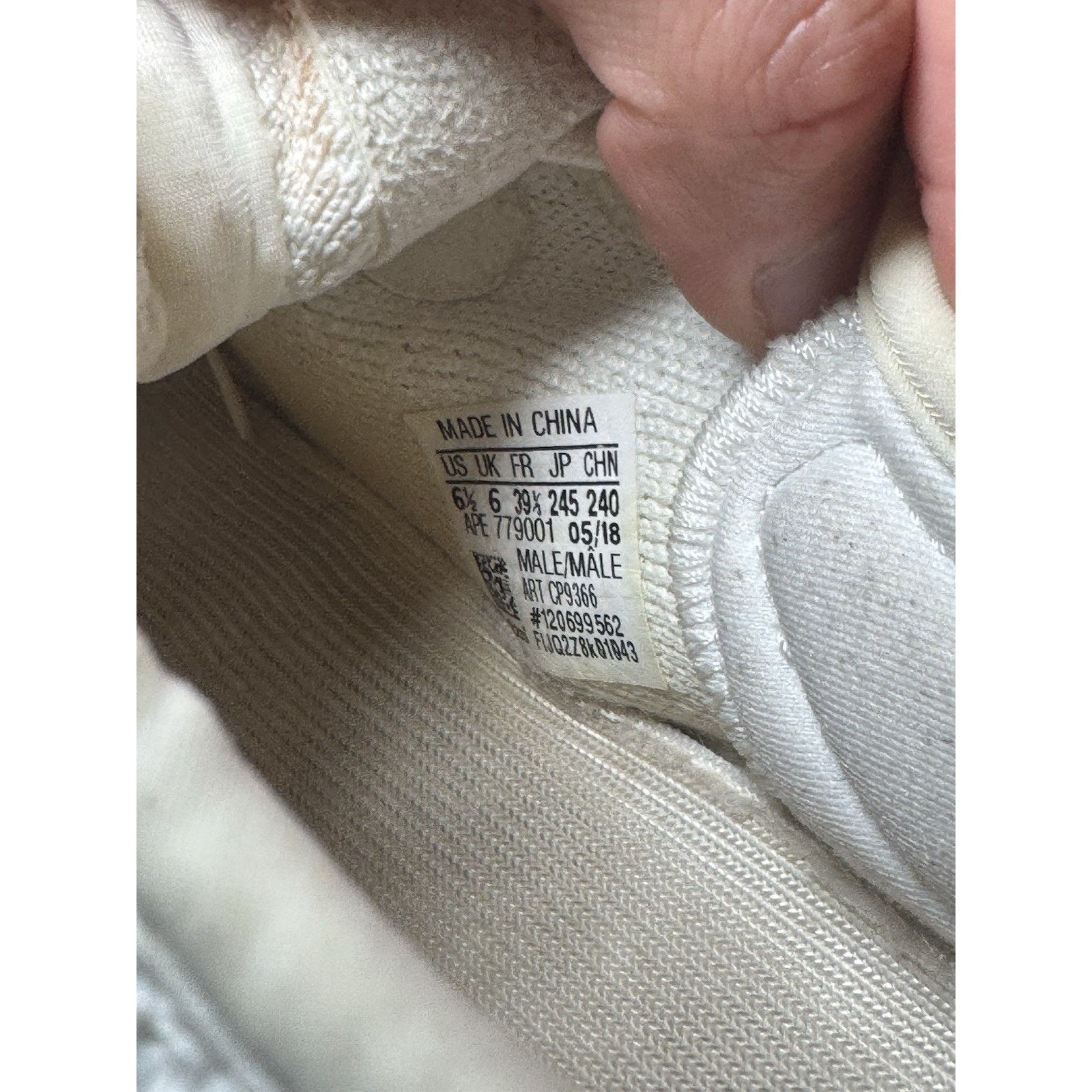 Adidas adidas Yeezy Boost 350 V2 Low Cream White / Triple White Size US 6.5 / EU 39-40 - 6 Thumbnail