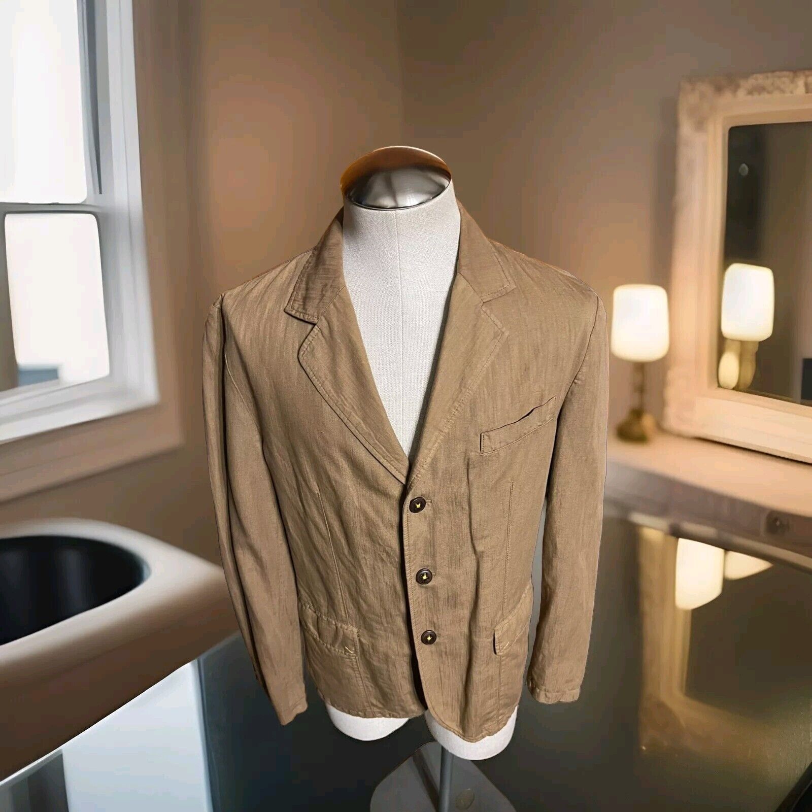 Hugo Boss Hugo Boss Caramel 3 Button Men's Blazer size 42R Size US L / EU 52-54 / 3 - 1 Thumbnail