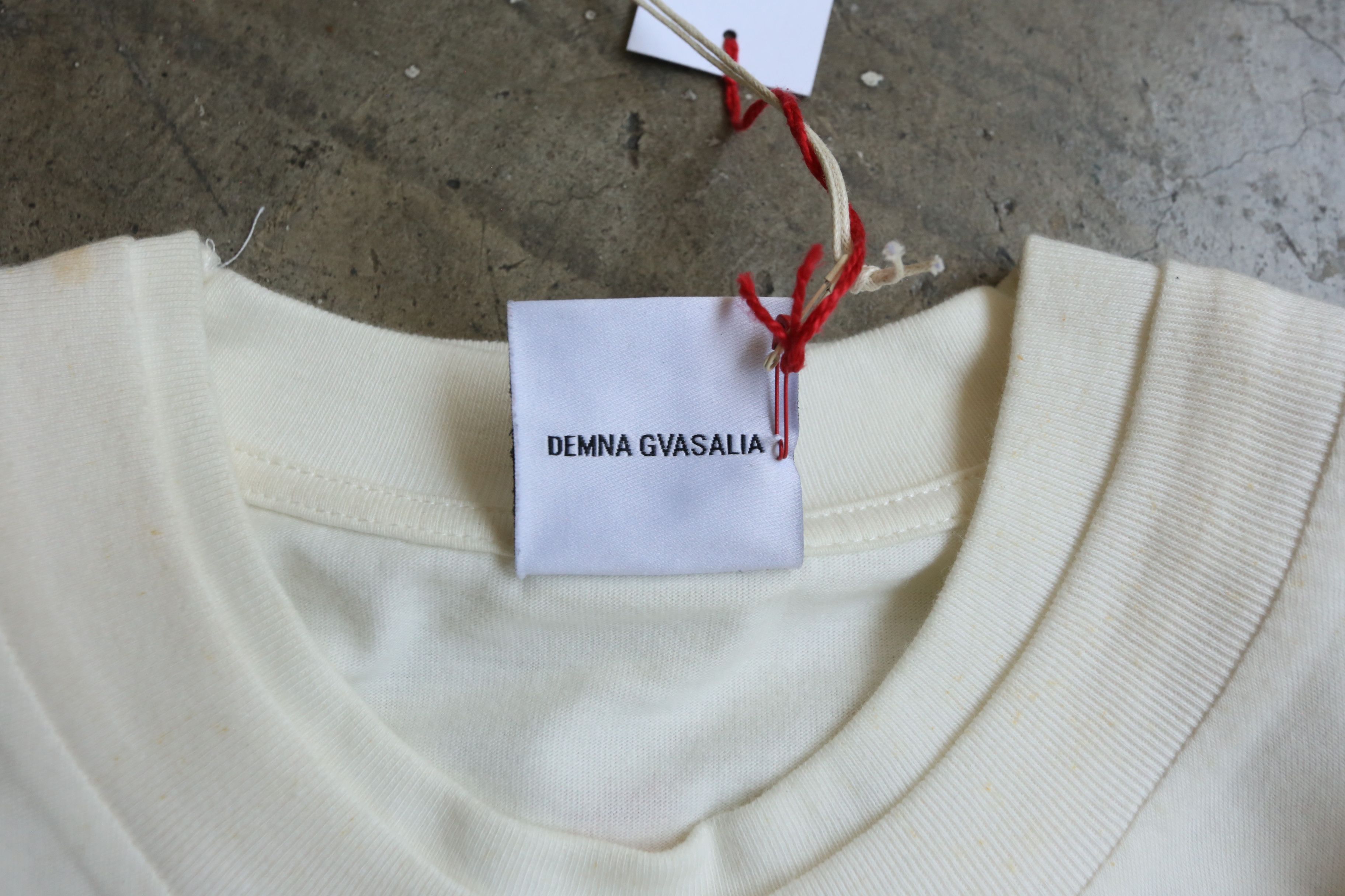 Hanes × Vetements Vetements - Hanes - S/S 17 - Double Layer Securite LS Size US L / EU 52-54 / 3 - 12 Thumbnail