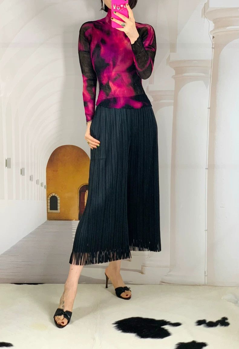 Issey Miyake Issey Miyake Ink-wash rose red pleated top Size M / US 6-8 / IT 42-44 - 4 Thumbnail