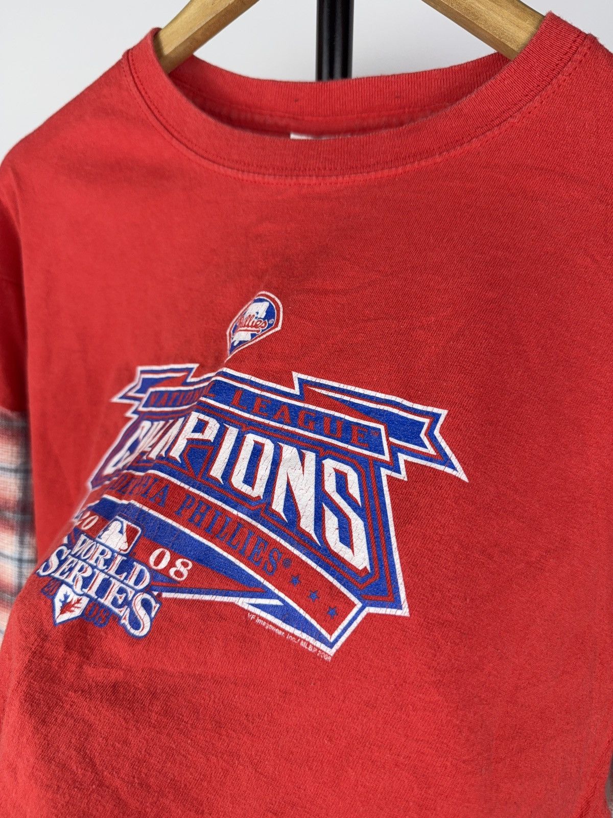 MLB MLB 2008 Phillies Champions Crop Top Flannel Sleeve Tee Size S / US 4 / IT 40 - 5 Thumbnail