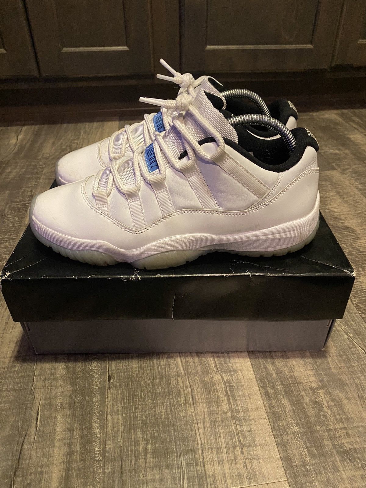 Jordan Brand Jordan 11 Low Legend Blue Size US 8.5 / EU 41-42 - 1 Thumbnail