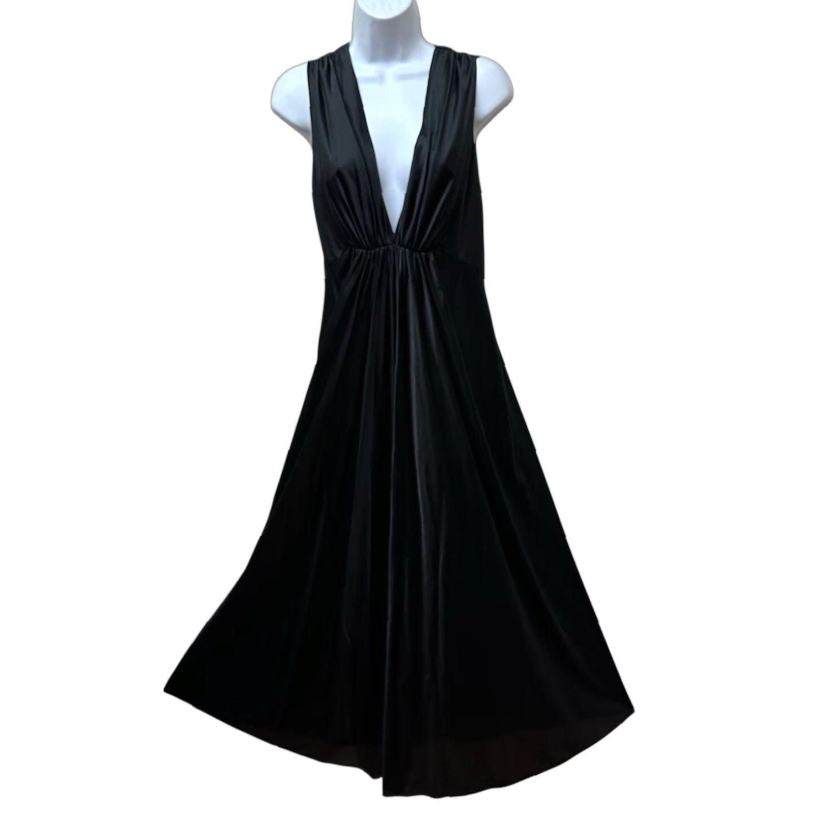 Vintage **Vintage Vanity Fair Black Long Silky Satin Nylon Nightgown Size M** User: **Vintage Vanity Fair Black Long Silky Satin Nylon Nightgown Size M** Size ONE SIZE - 1 Thumbnail