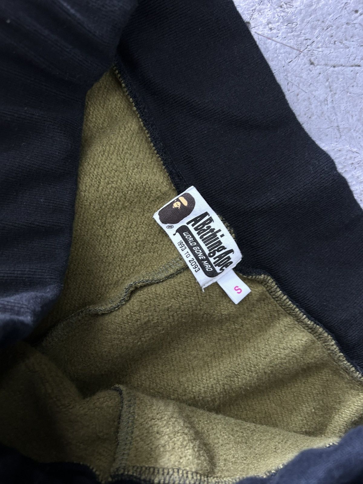 Bape Bape Women’s camo sweatpants Size Small Size 26" / US 2 / IT 38 - 3 Thumbnail