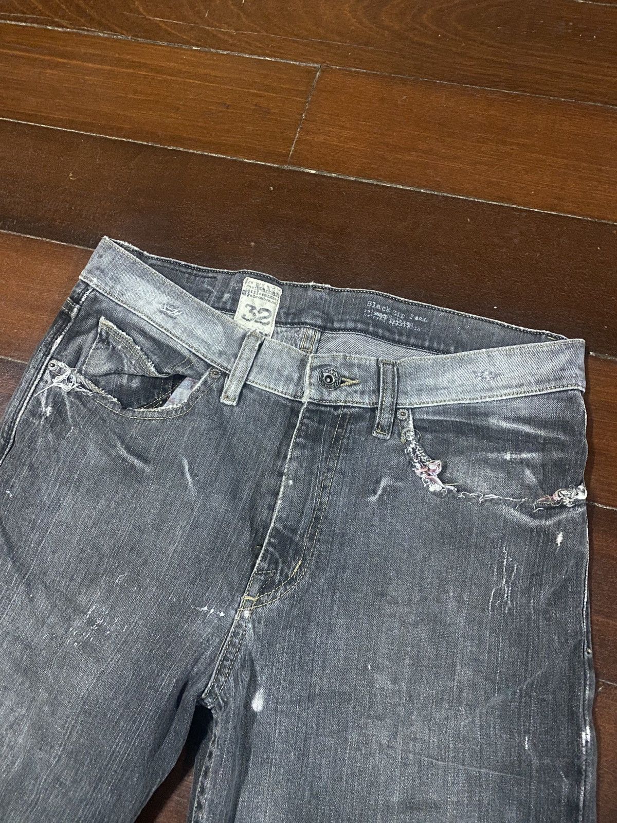 Volcom Vintage Volcom Stone Boardwear Denim Jeans distressed ripped Size US 35 - 9 Thumbnail