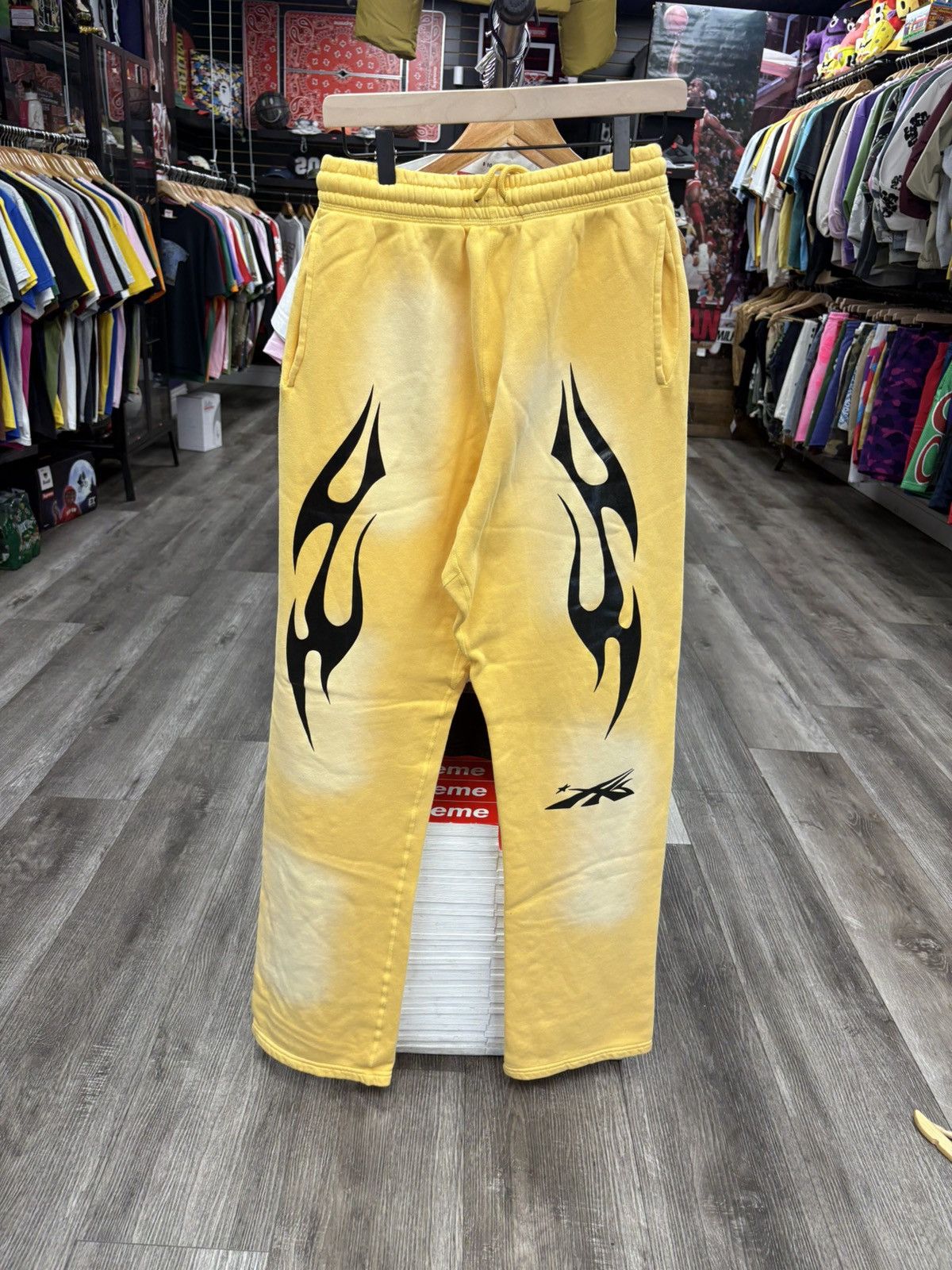HELLSTAR Hellstar Sports Sweatpants 'Yellow' Large Size US 32 / EU 48 - 1 Thumbnail