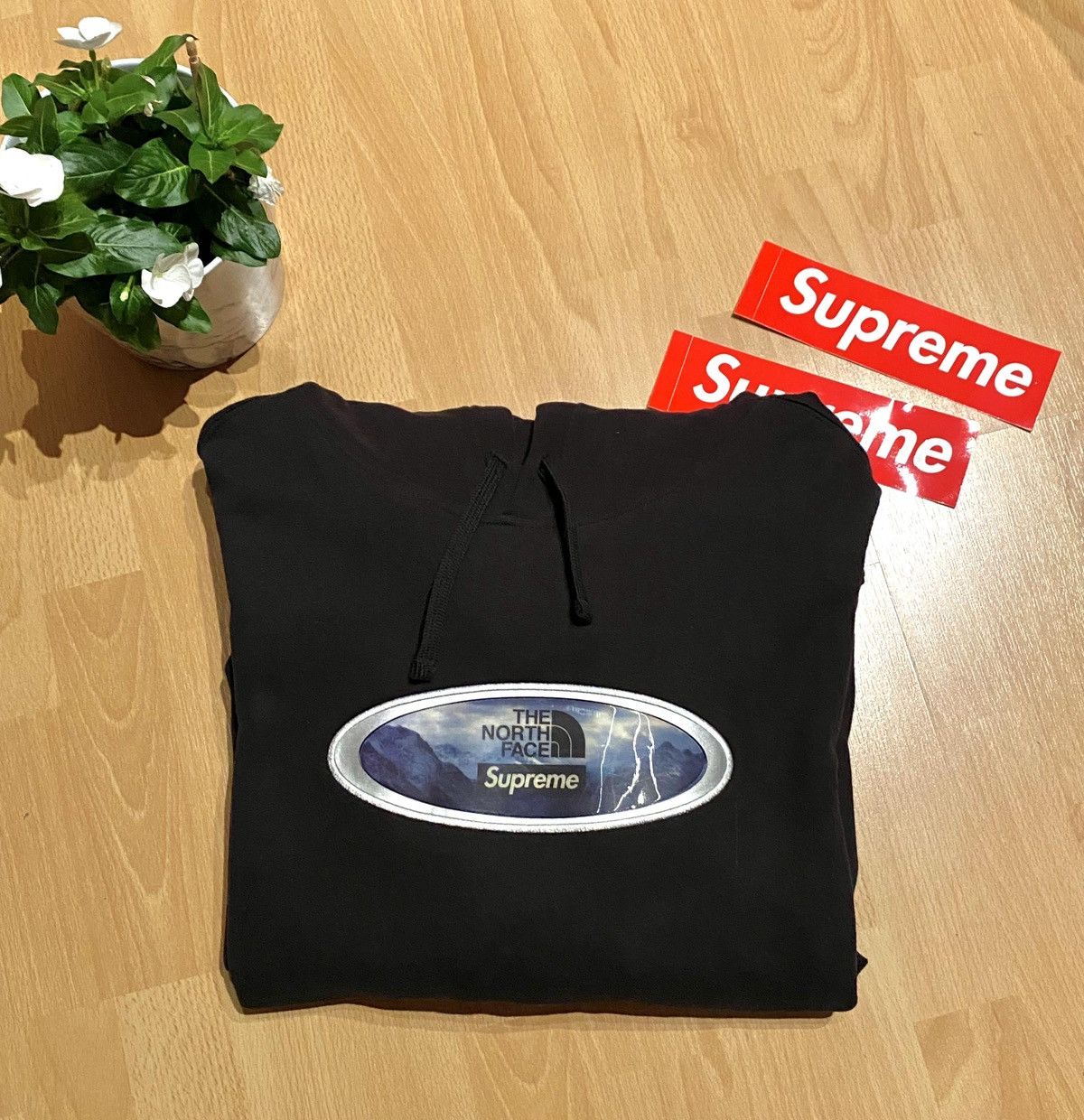Supreme × The North Face Hoodie Lenticular L