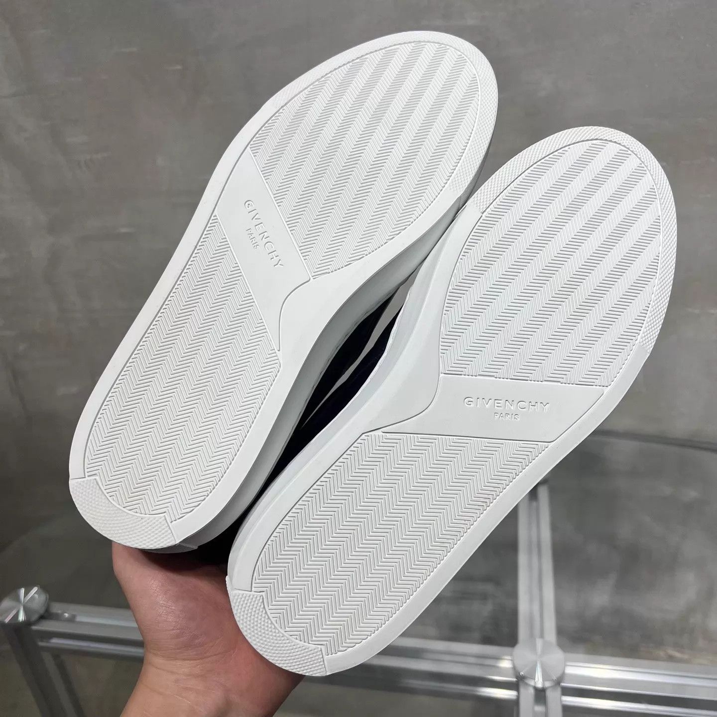 Givenchy Givenchy Black Slip-on 39 new unboxed Size US 6 / EU 39 - 7 Thumbnail