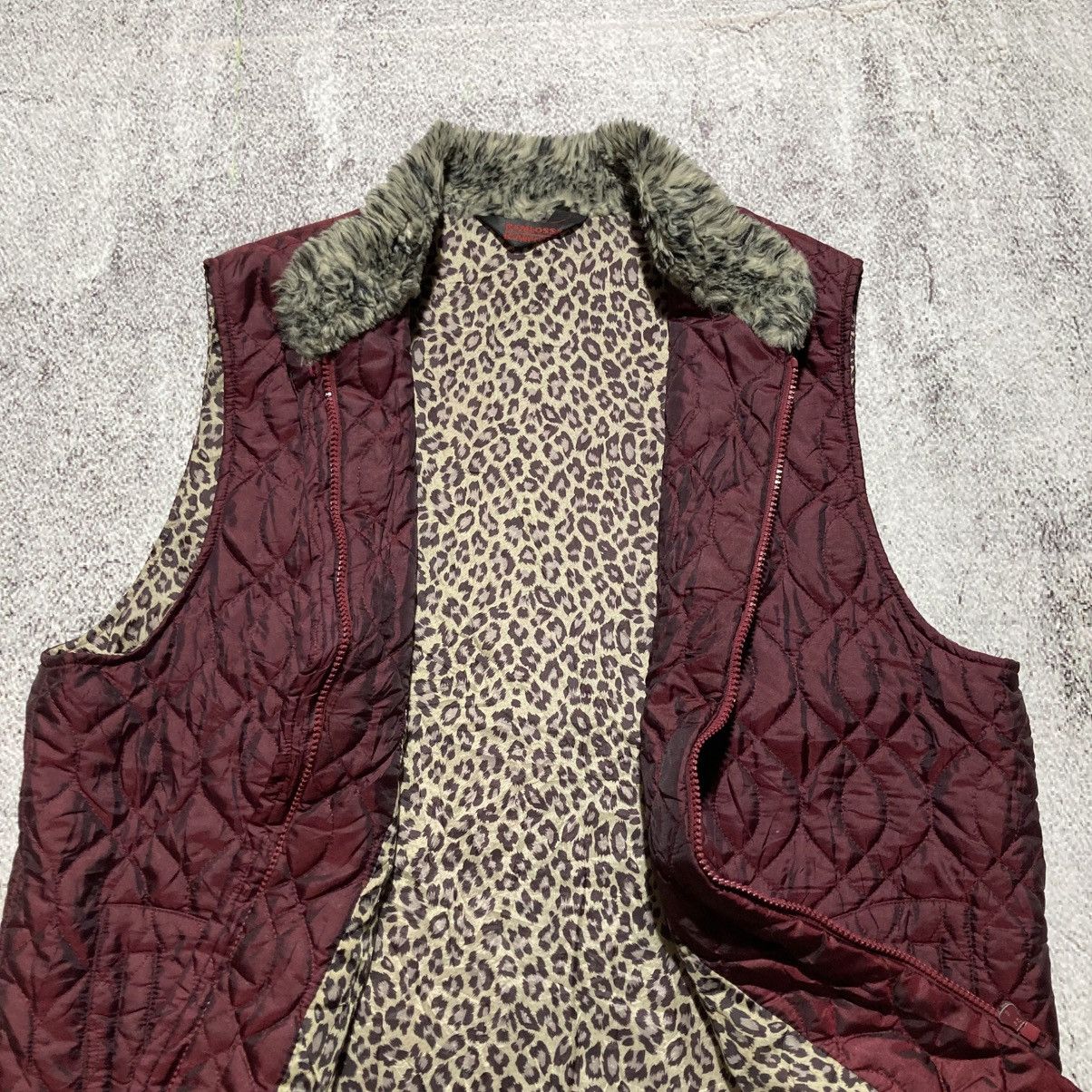 Japanese Brand 2000s Ramlossa Puffer Inner Leopard Motif Vest Red Lgb Size US L / EU 52-54 / 3 - 2 Thumbnail