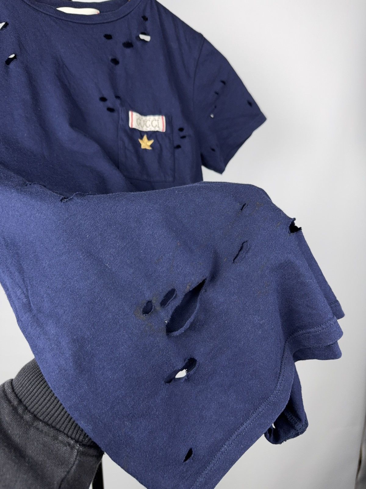 Gucci 00s Gucci Distressed Pocket Tee Archive Ripped Made in Italy Size XS / US 0-2 / IT 36-38 - 14 Thumbnail