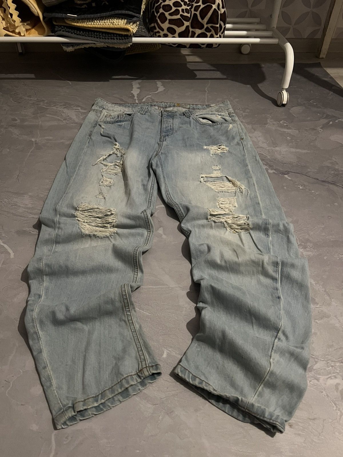 Japanese Brand Heavy Faded Destroyed Denim – Archive Slim Fit Underground Size US 34 / EU 50 - 1 Thumbnail