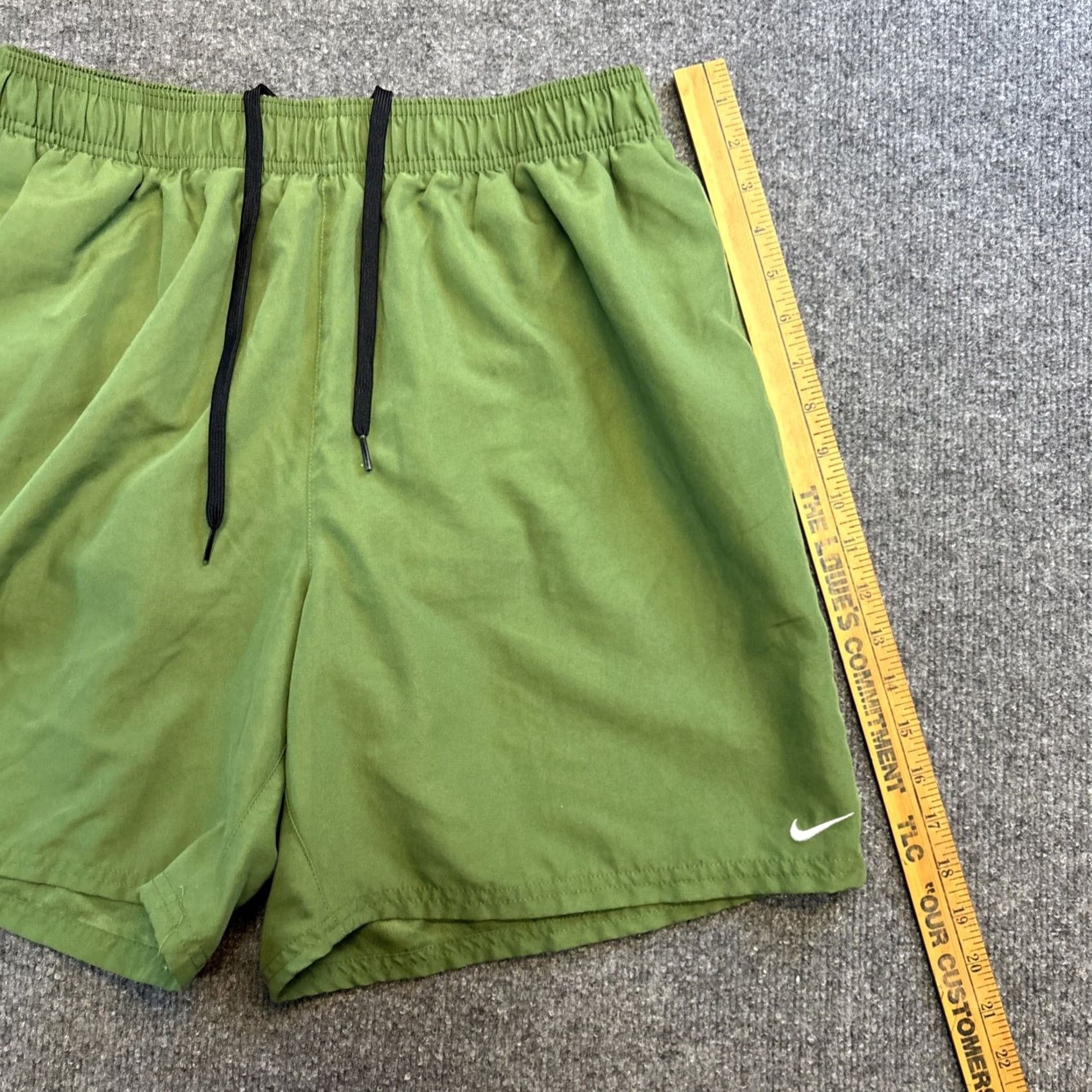 Nike Nike Men’s Solid Green Flat Front Swim Trunks Shorts Pockets Lined XL NESSA559 Size US 31 - 5 Thumbnail