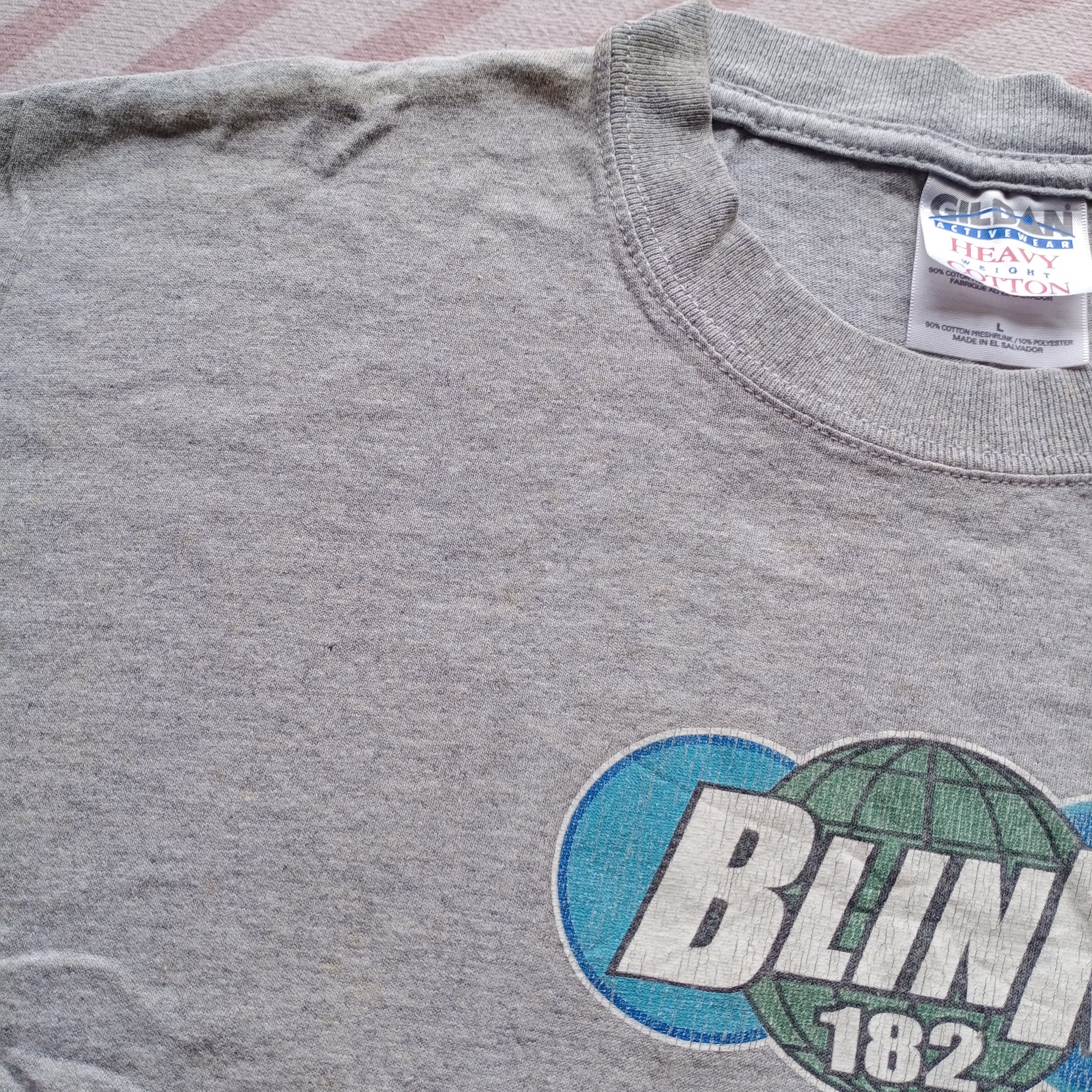 Band Tees Vintage Y2K Blink 182 World Tour 2000 gildan cotton blend Size US L / EU 52-54 / 3 - 5 Thumbnail