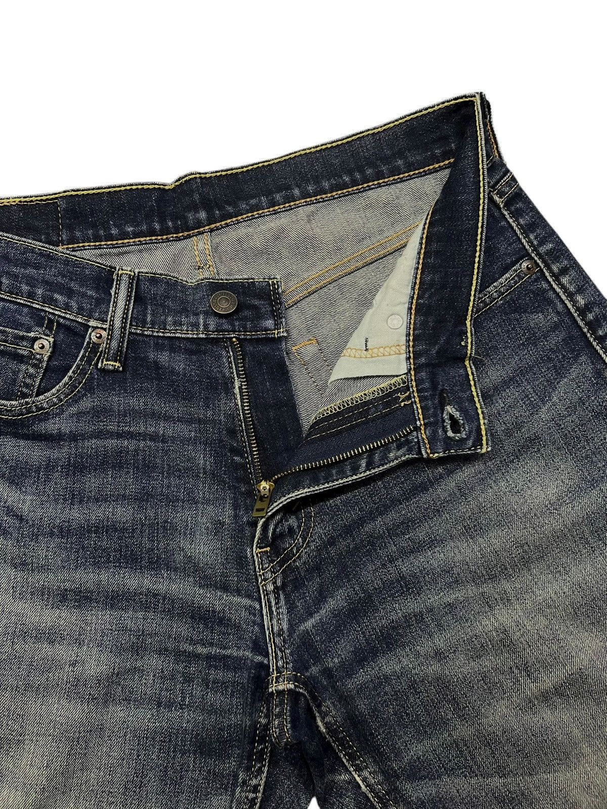 Levi's Vintage Levi’s 541 - Faded Wash, Distressed Denim Size US 31 - 9 Thumbnail