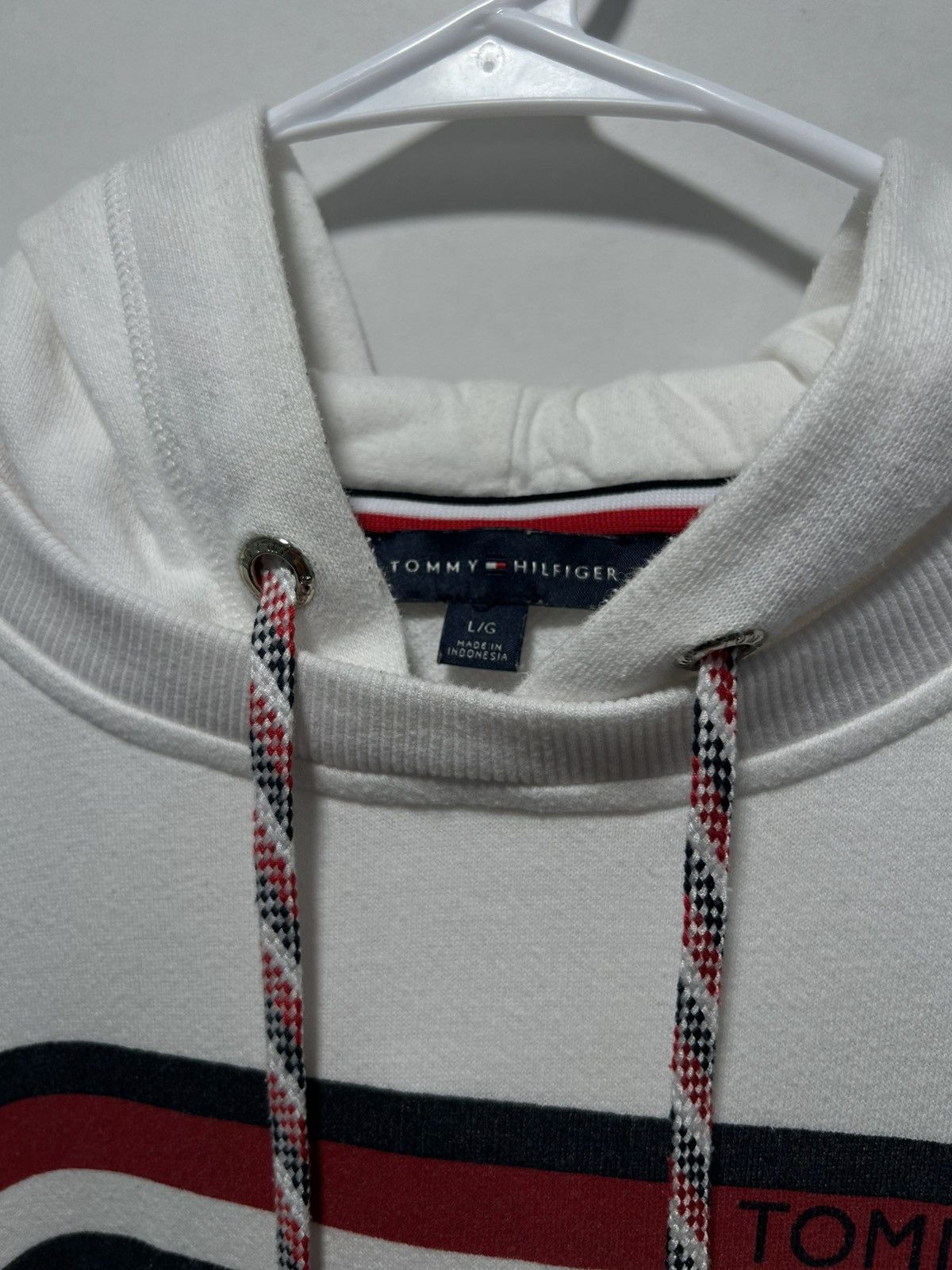 Tommy Hilfiger Vintage White Tommy Hilfiger Pullover Hoodie Size US L / EU 52-54 / 3 - 2 Thumbnail