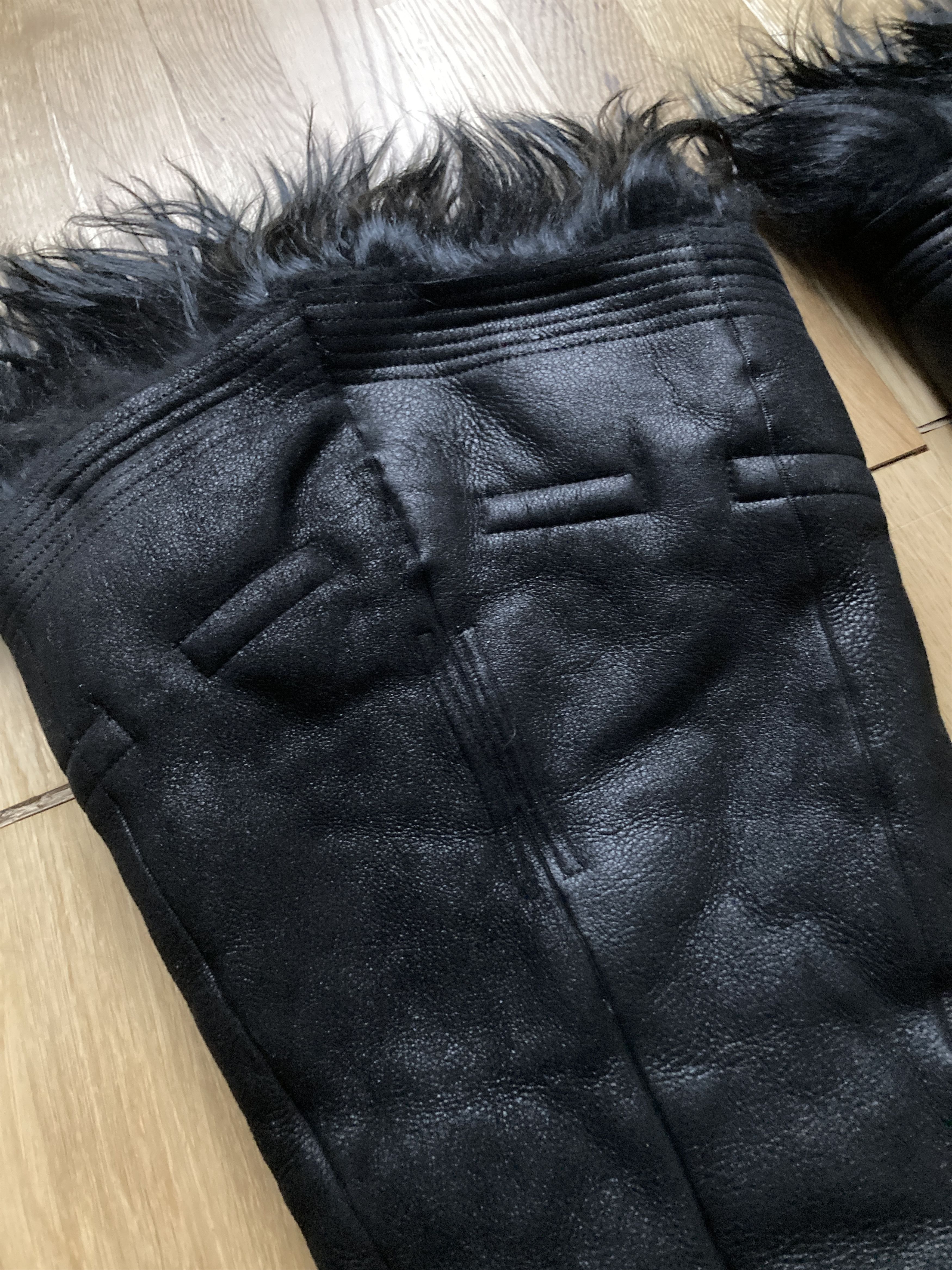 Rick Owens F/W 22 “STROBE” Shearling Leather Goat Hair Gauntlets Size ONE SIZE - 15 Thumbnail