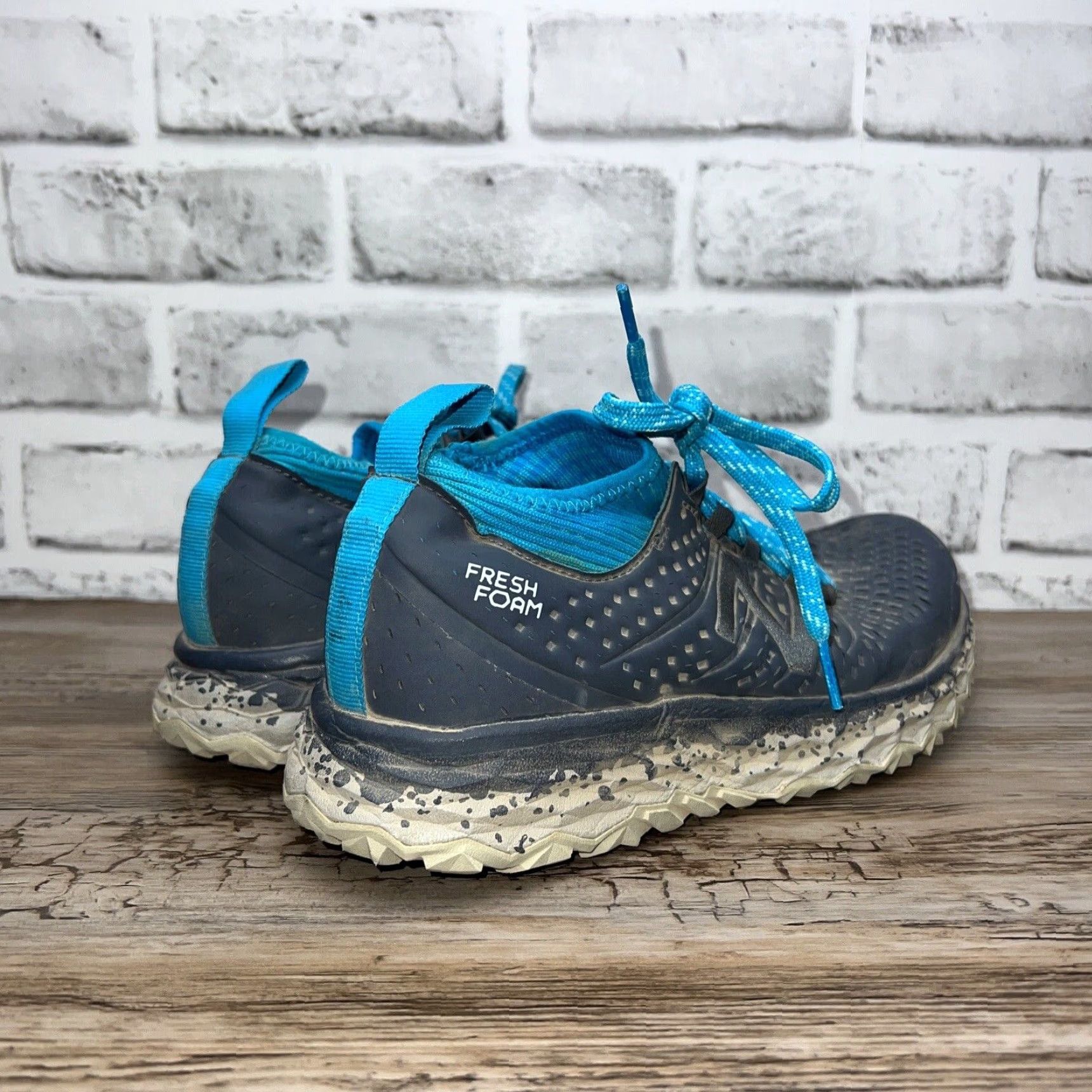 New Balance New Balance Fresh Foam Hierro Sneakers Womens Size 7 Gray Athletic Size US 7 / IT 37 - 3 Thumbnail