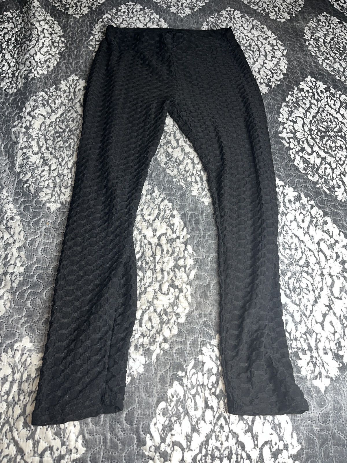 Other High-Rise Black Textured Leggings Size 42" / US 20 - 1 Thumbnail