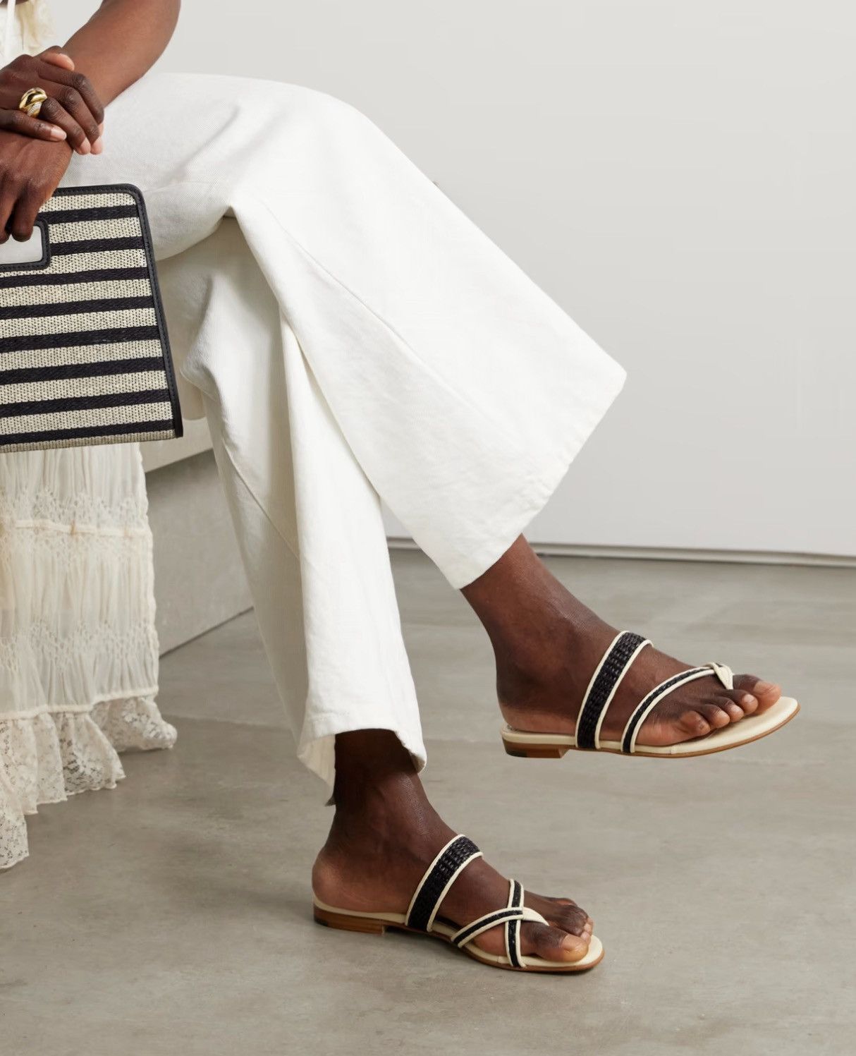 Manolo Blahnik Manolo Blahnik Susara Leather Sandals size 36 Size US 6 / IT 36 - 2 Thumbnail