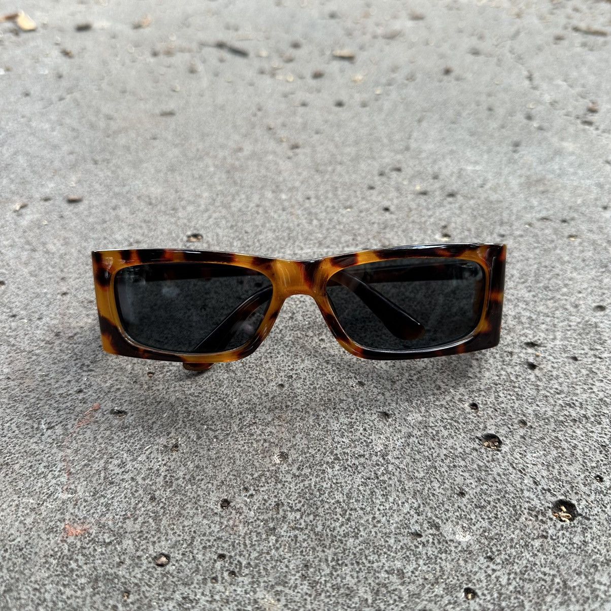 Other SUNGLASSES BRAND NEW CLASSIC RETRO VINTAGE QZ89258-01 Size ONE SIZE - 1 Thumbnail