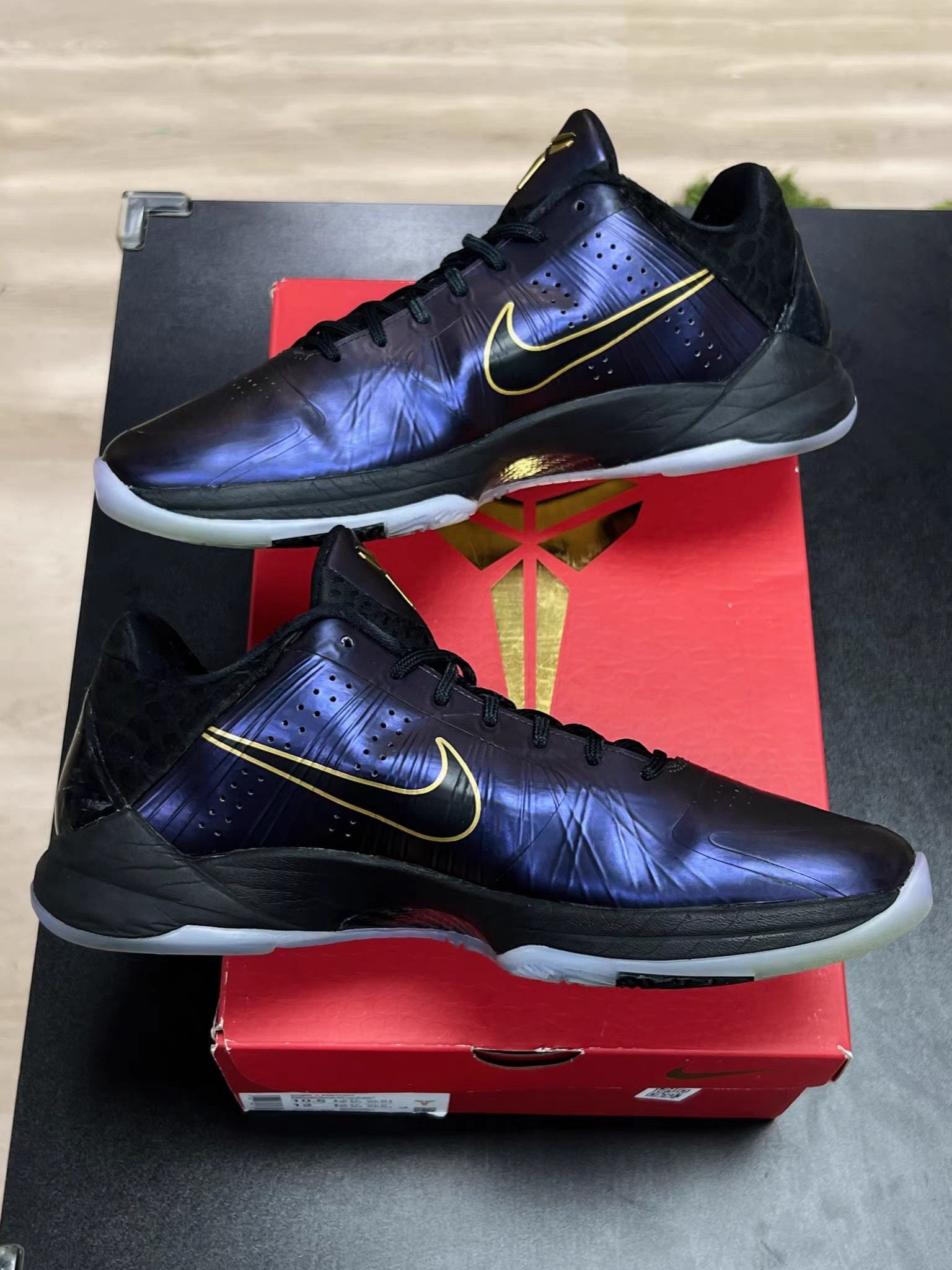 Nike Nike ZK5 Year of the Mamba Black Purple Gold K15 Size US 11.5 / EU 44-45 - 6 Thumbnail