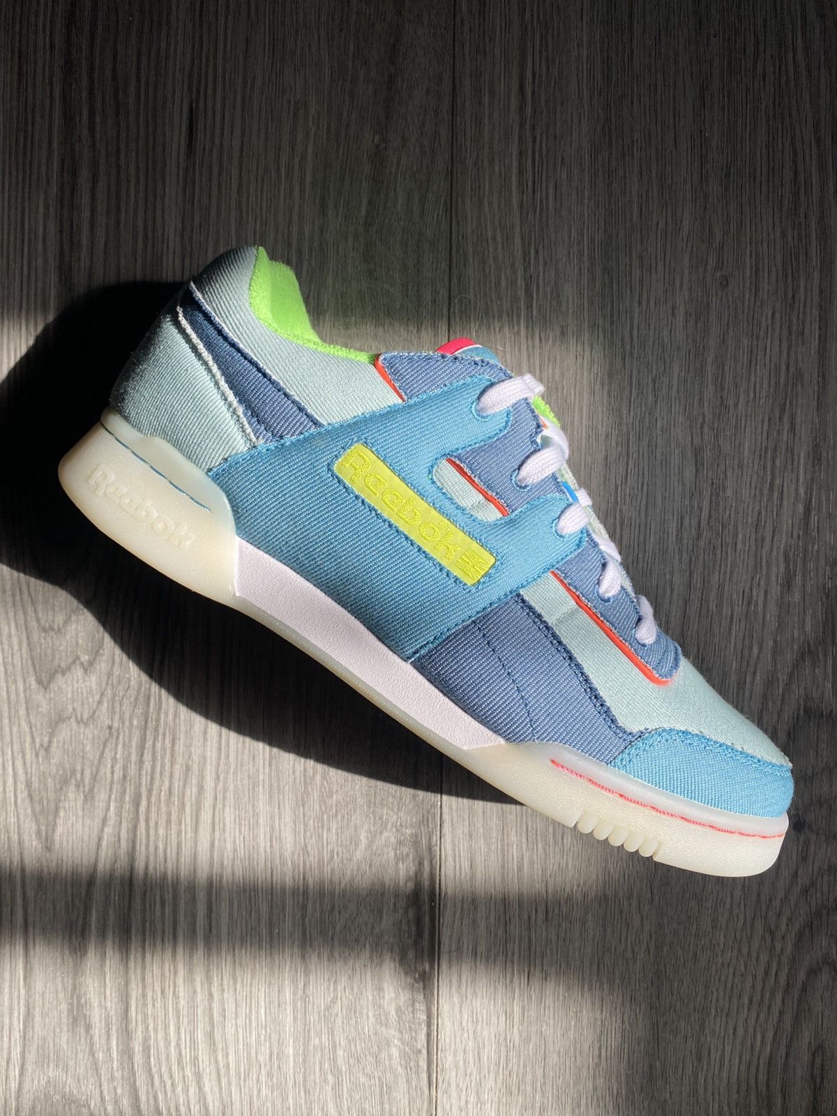 Reebok Reebok WorkOut Plus WW (WonderWoman) Size US 8.5 / EU 41-42 - 2 Thumbnail