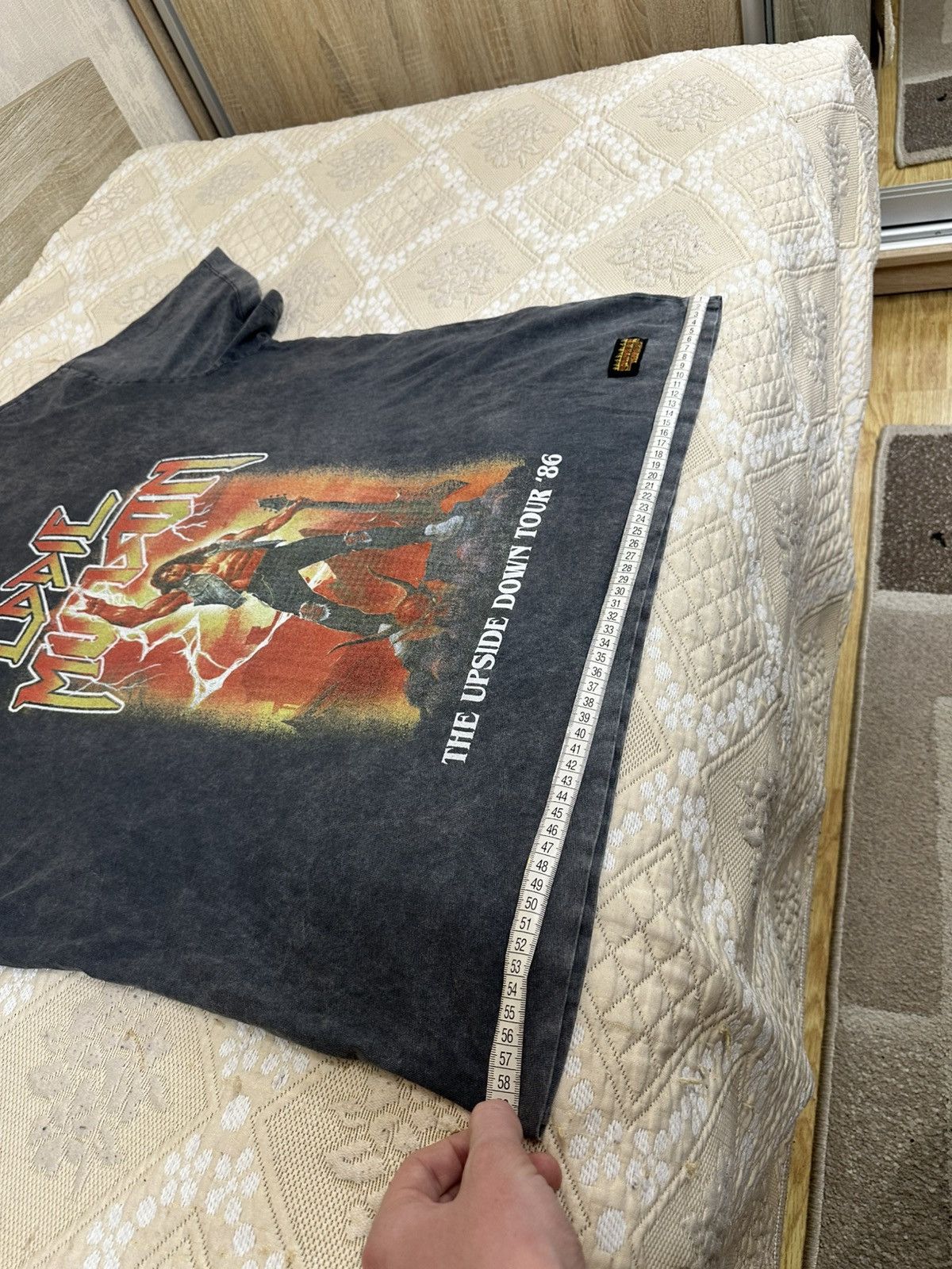 Vintage 🔥 Stranger Things Eddie Munson The Upside Down Tour 86 Shirt Size US M / EU 48-50 / 2 - 11 Thumbnail