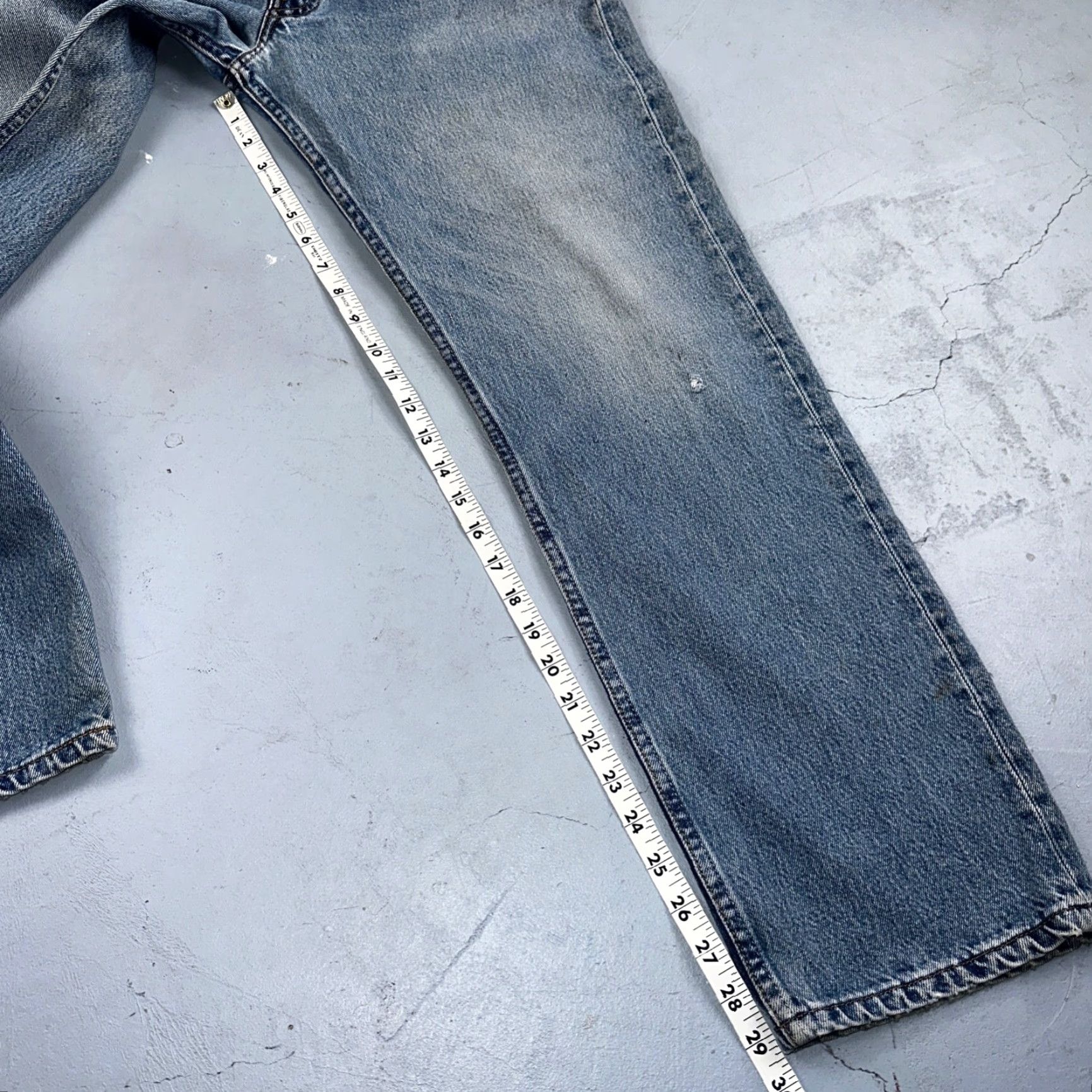 Levi's VINTAGE Levi's 501 Jeans 34x30 Light Blue Wash USA 90s Straight Relacing Classic Fit Men/Adult Denim 30 Inseam Blue Size US 34 / EU 50 - 5 Thumbnail