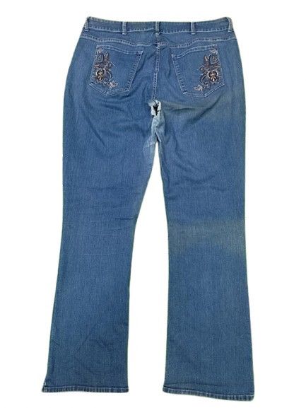 Lee VINTAGE LEE BOOT CUT JEANS DISTRESSED STYLE EMBROUDER FLOWER Size 30" / US 8 / IT 44 - 3 Thumbnail