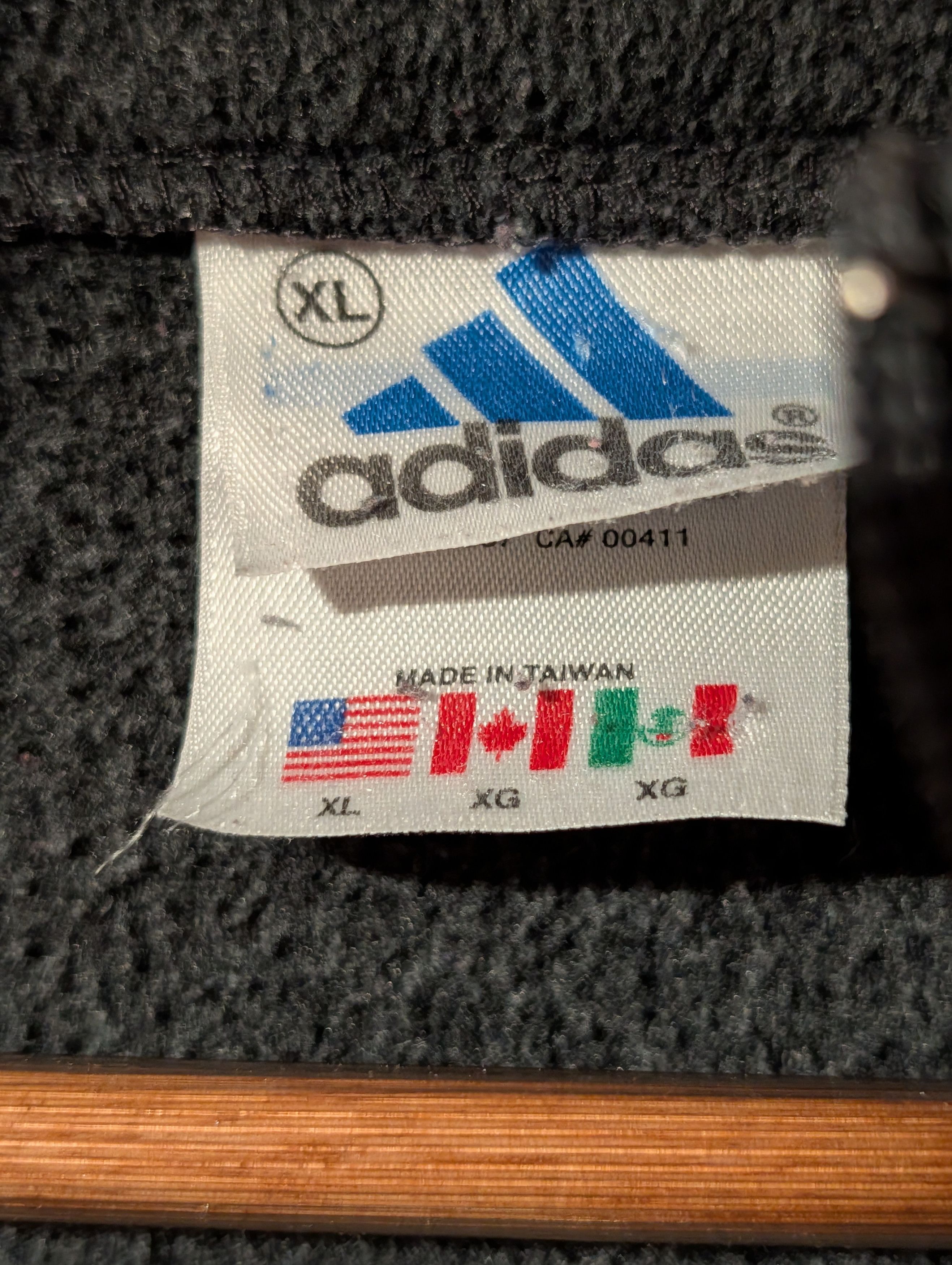 Adidas Vtg 90s Adidas Center Logo Quarter Zip Fleece Pullover Size US XL / EU 56 / 4 - 4 Thumbnail