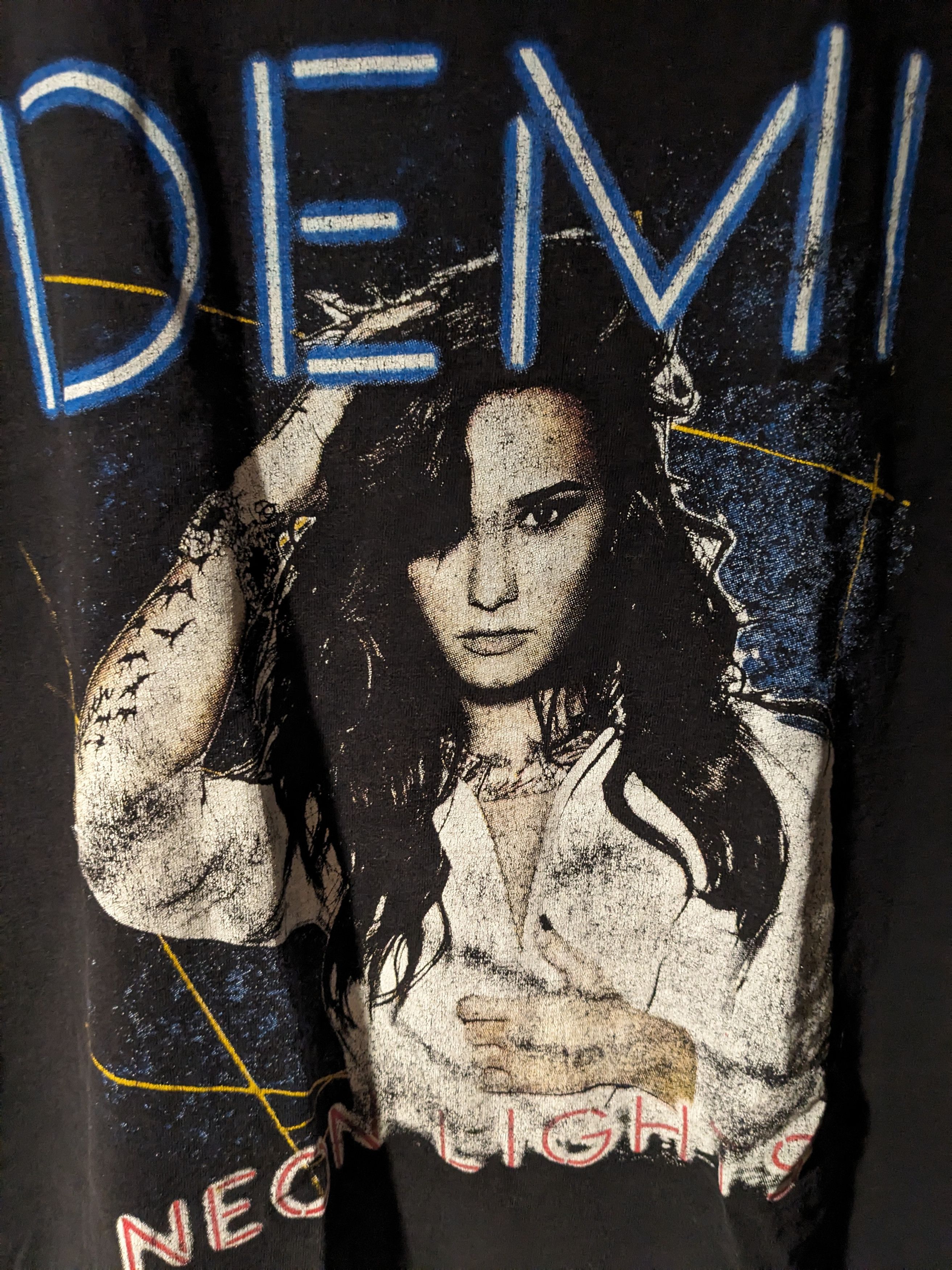 Band Tees × Vintage Vintage Demi Lovato 2014 Neon Lights Parking Boot T-Shirt Size US M / EU 48-50 / 2 - 4 Thumbnail