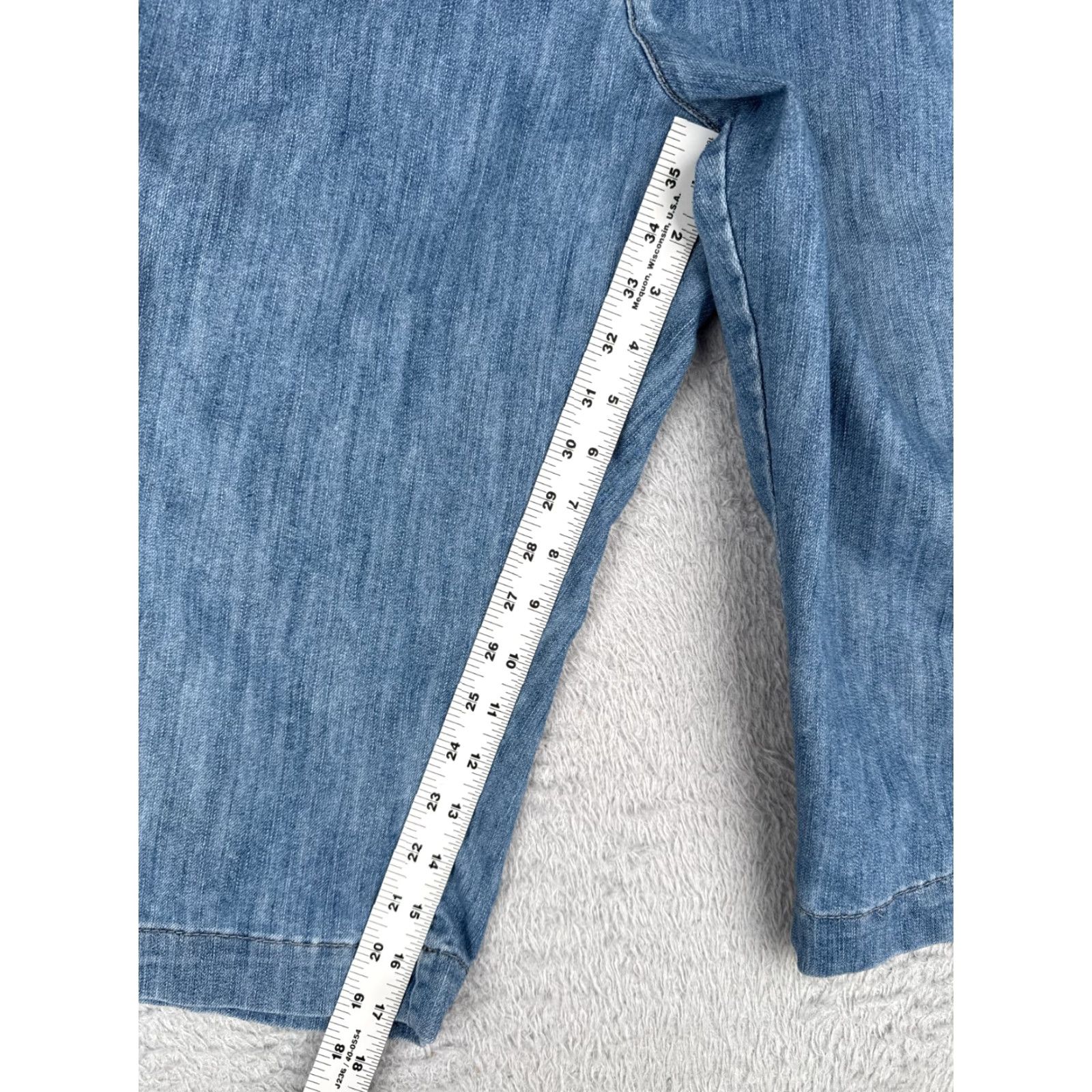 Lee Lee Jeans Women 16 Blue Denim Capri Crop Mid Rise 34x17 5-Pocket Regular Jeans Size 38" / US 16 / IT 52 - 7 Thumbnail