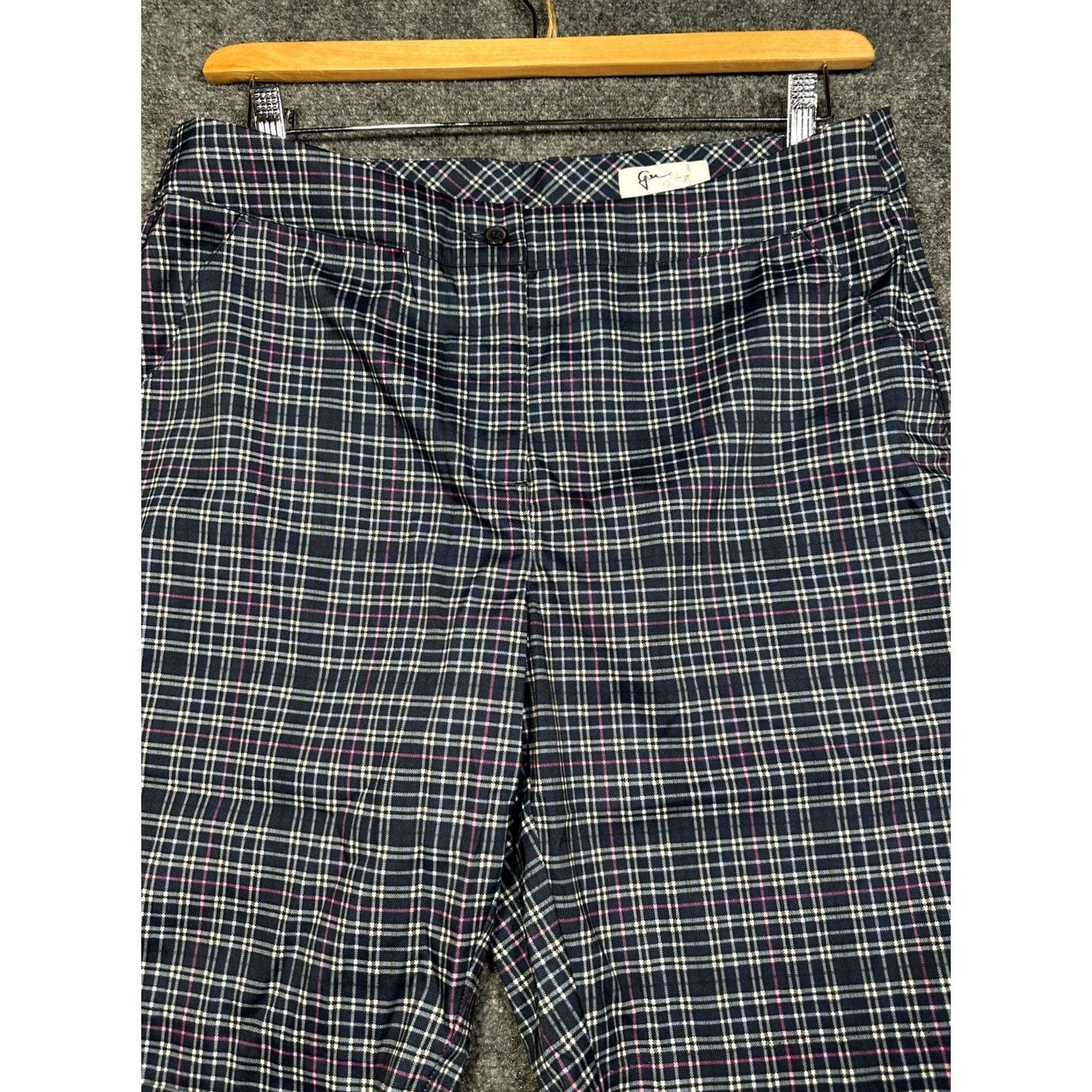 Vintage Greg Norman Shorts Womens 10 Blue Pink Plaid Bermuda Pockets Golf Shirt Size 32" / US 10 / IT 46 - 2 Thumbnail