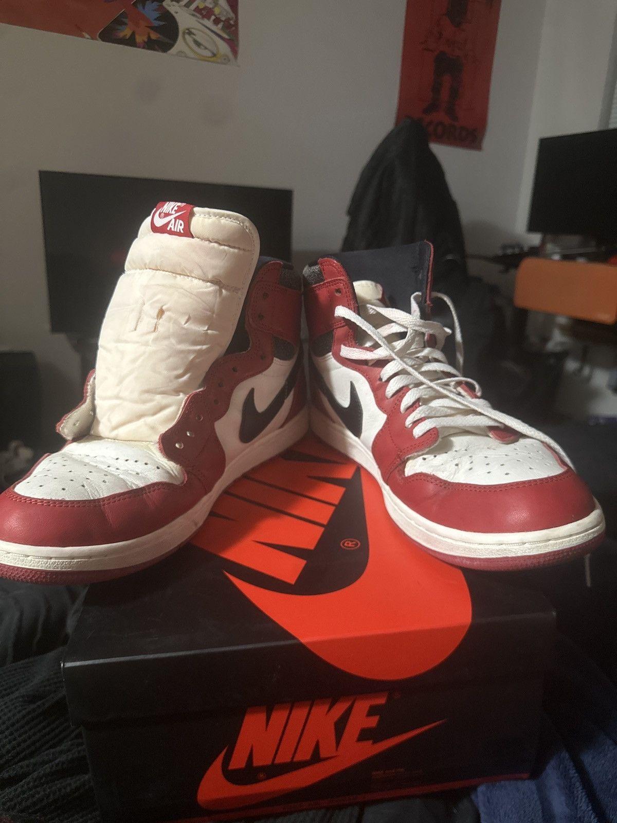 Jordan Brand Air Jordan 1 ‘Chicago’ Lost and Found Size US 13 / EU 46 - 6 Thumbnail