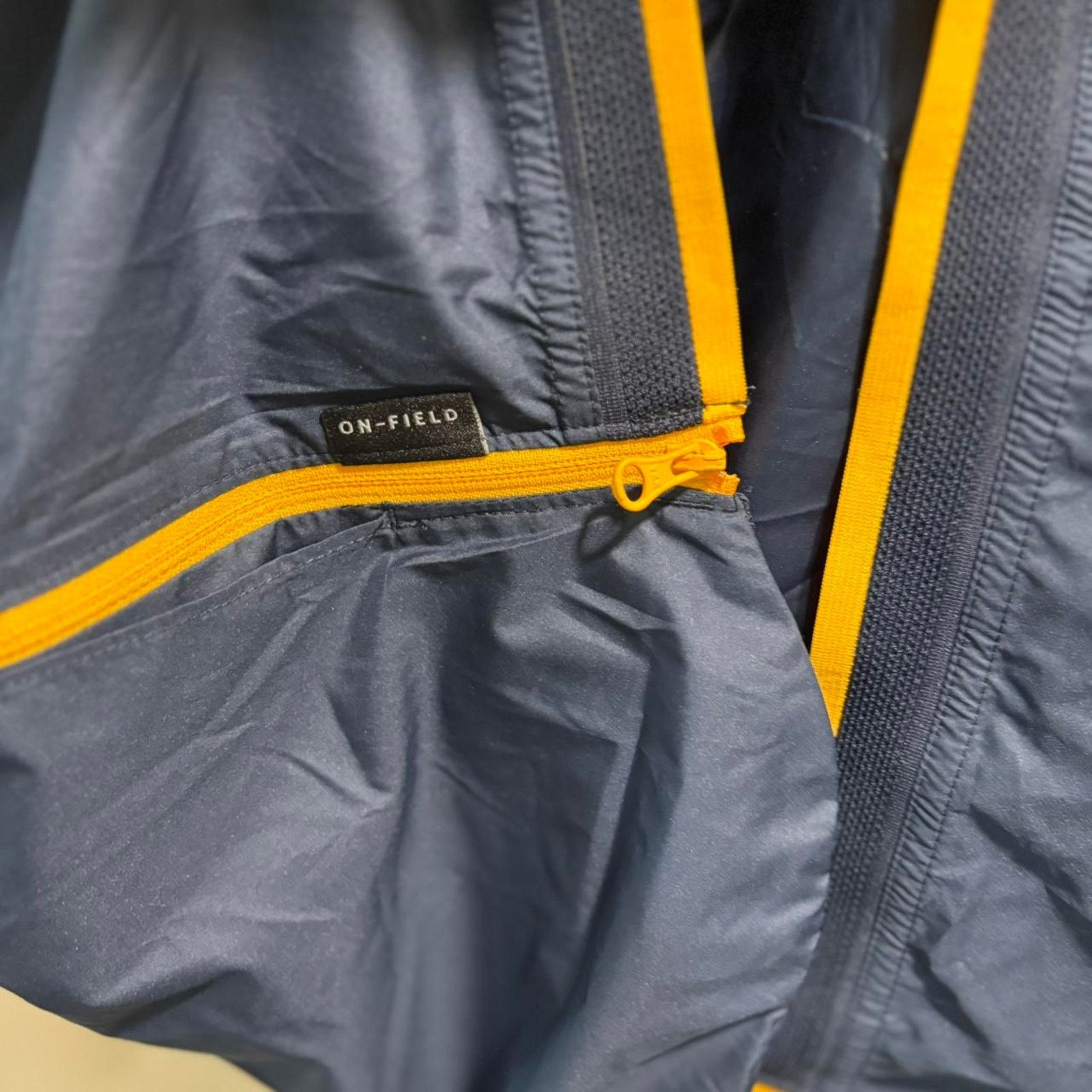 Nike Nike 2000s west virginia mountaineers windbreaker jacket Size US XL / EU 56 / 4 - 5 Thumbnail