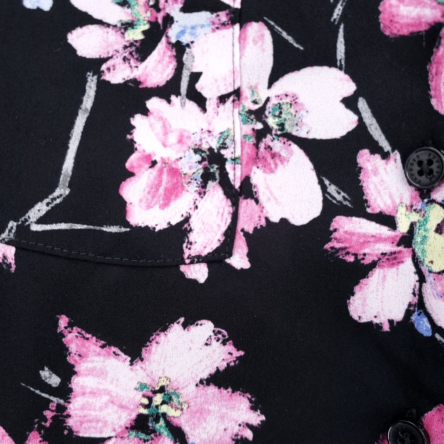 Express Express Womens XS Black Floral V Neck Blouse Button Long Sleeve Boho Pleated Size XS / US 0-2 / IT 36-38 - 4 Thumbnail