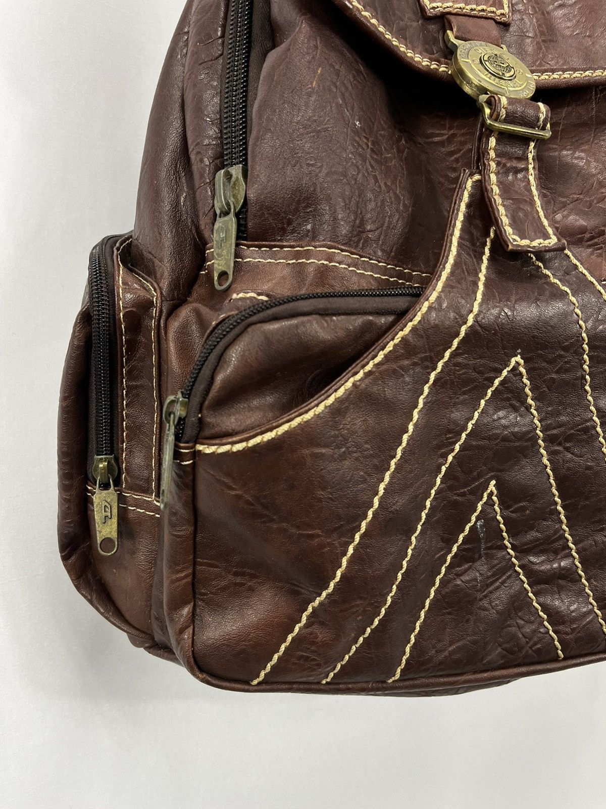 Diesel × Diesel Black Gold Vintage Diesel 90s Leather Backpack Sling Bag 90s Size ONE SIZE - 10 Thumbnail