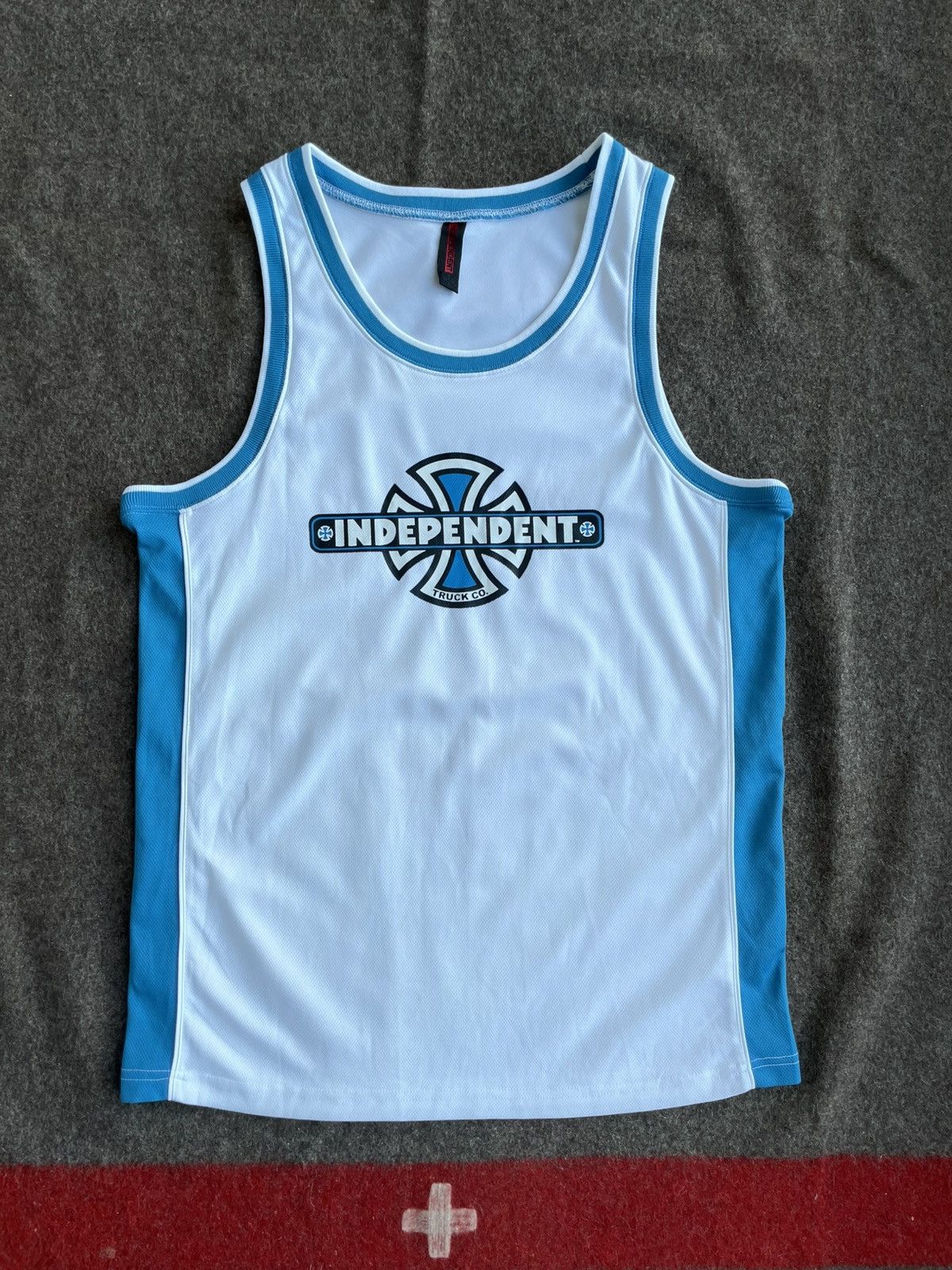 Other Independent Sleeveless T-Shirt Size US L / EU 52-54 / 3 - 1 Thumbnail