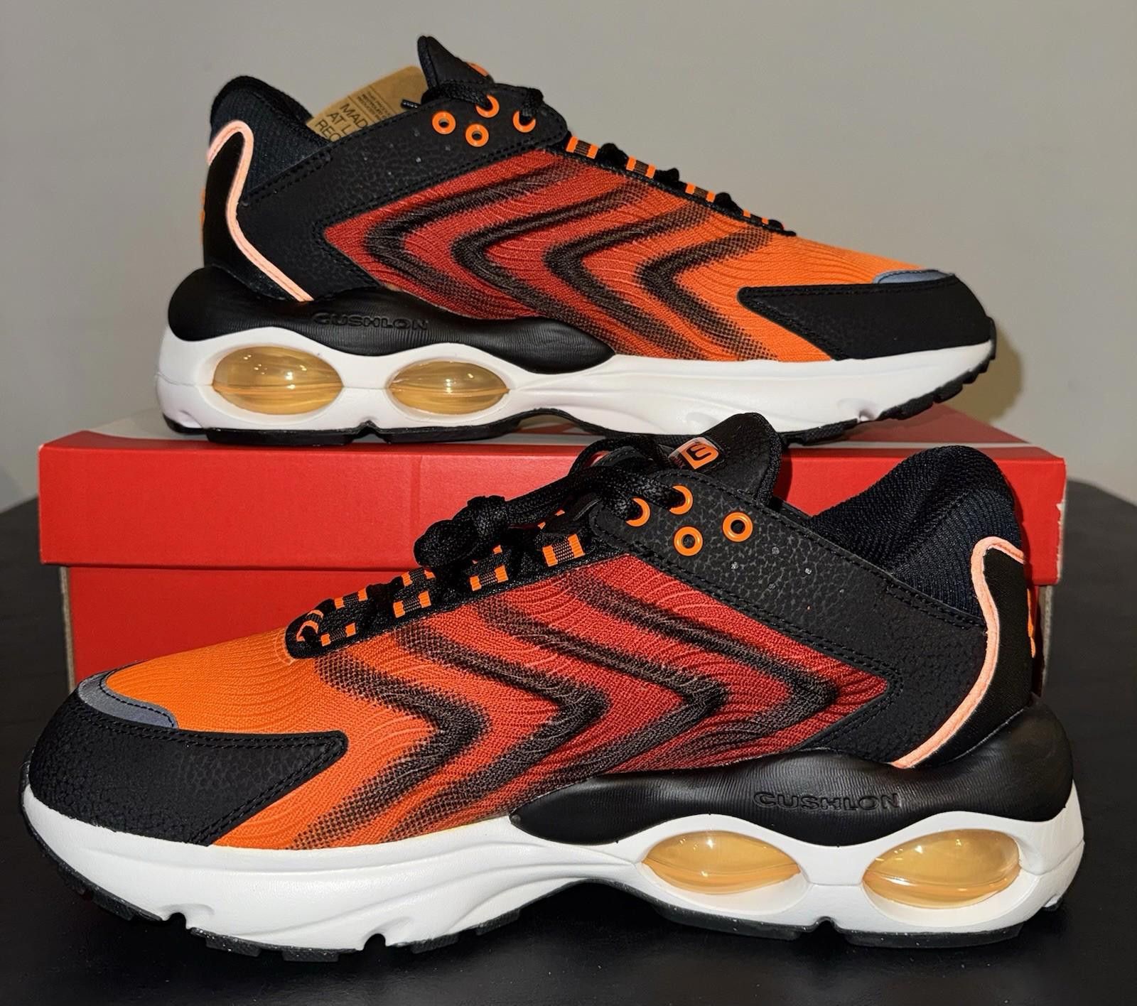 Nike Nike Air Max TW SE Orange Summit White Black Size 10.5 Size US 10.5 / EU 43-44 - 3 Thumbnail