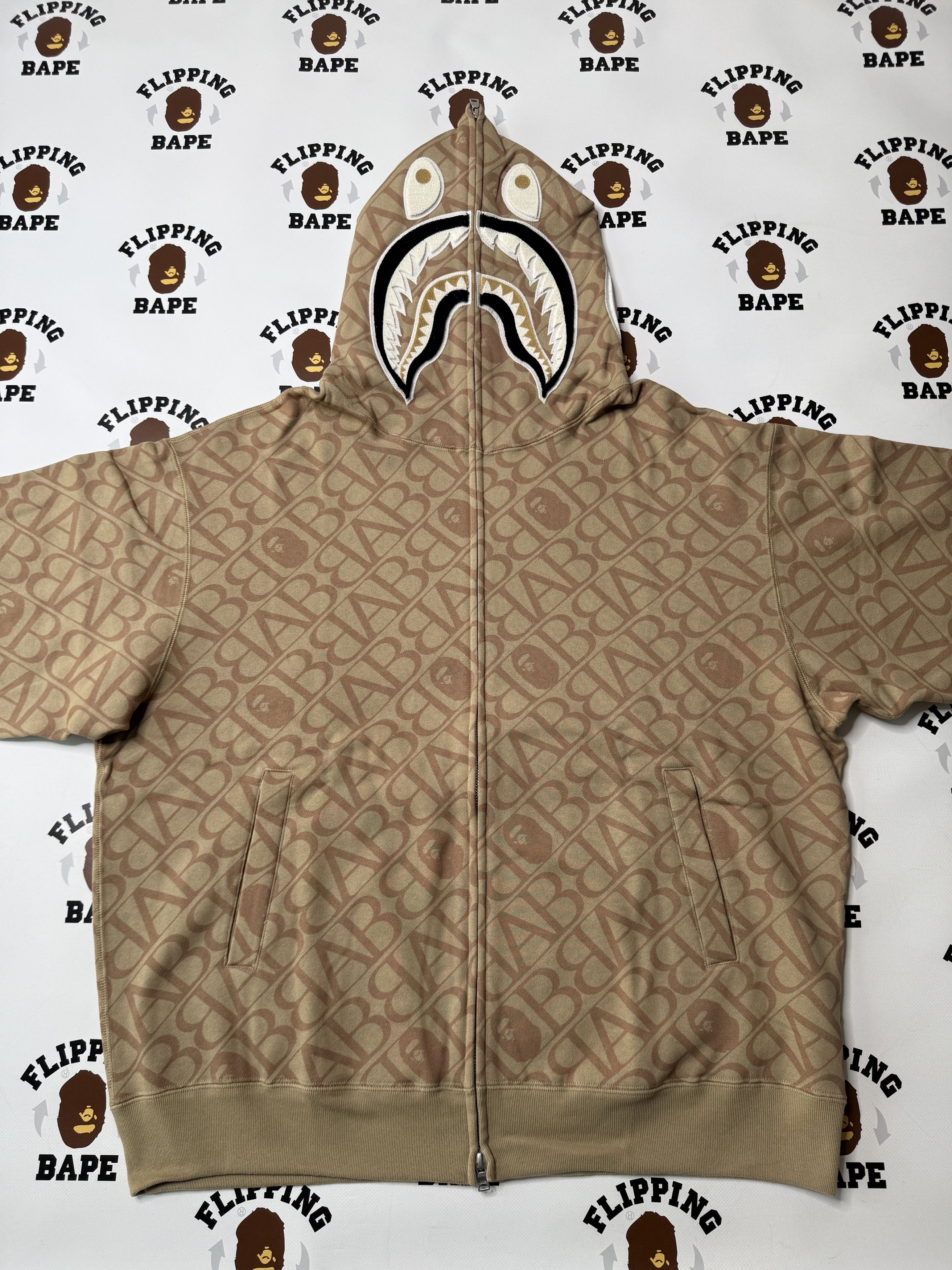 Bape SPORT MONOGRAM SHARK HOODIE Size US M / EU 48-50 / 2 - 12 Thumbnail