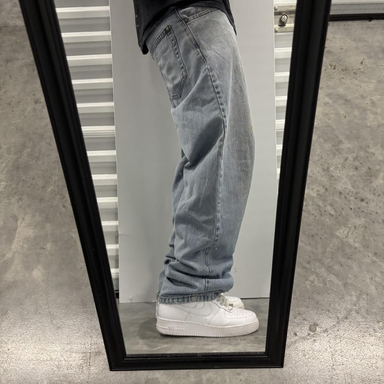 Levi's × Vintage Crazy Vintage Y2K/2000s Faded Light Wash Levi’s Essential Denim Jeans! Size US 31 - 2 Thumbnail