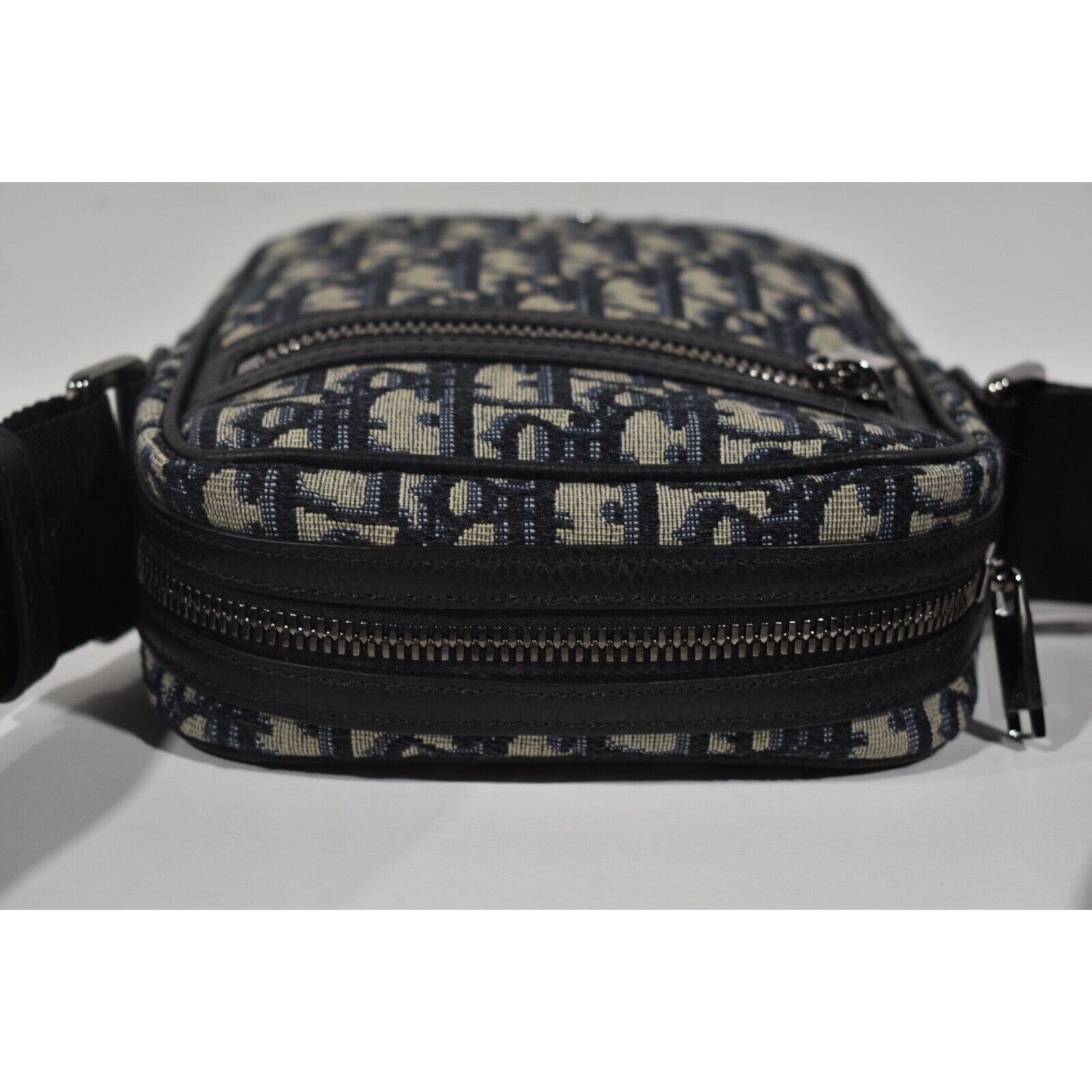 Dior Dior Oblique Vertical Messenger Pouch Shoulder Crossbody Bag Size ONE SIZE - 11 Thumbnail