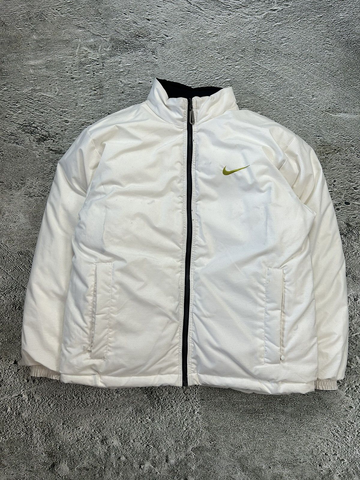 Nike × Vintage Nike black puffer jacket big logo reversible vintage 90s Size US S / EU 44-46 / 1 - 7 Thumbnail
