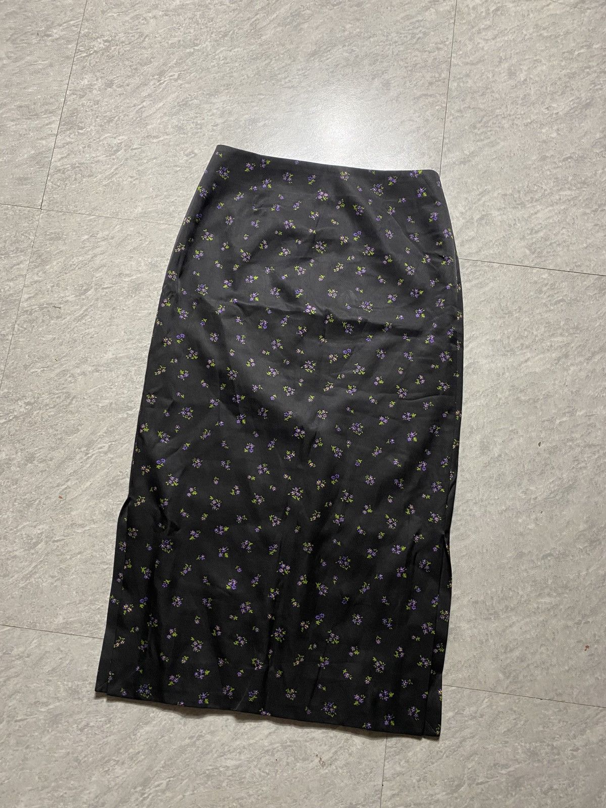Shushu/Tong SHUSHU/TONG FALL WINTER 22 GOTHIC PENCIL SKIRT Size 28" / US 6 / IT 42 - 3 Thumbnail