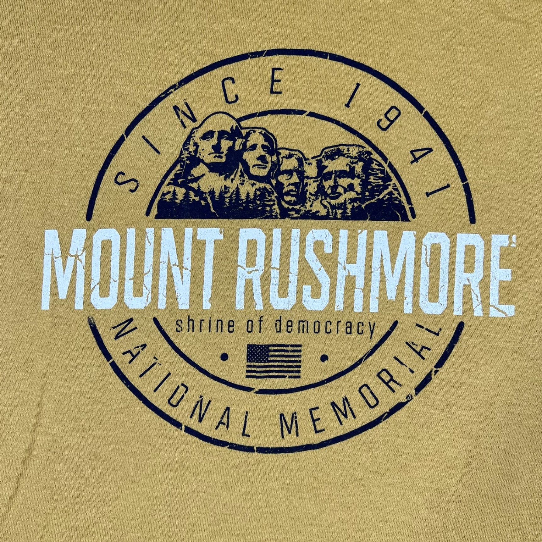 Delta Delta T-Shirt Mount Rushmore National Memorial Mustard Yellow Logo Graphic Print Crew Neck Short Sleeve Men M Yellow USA Shirt Size US M / EU 48-50 / 2 - 4 Thumbnail