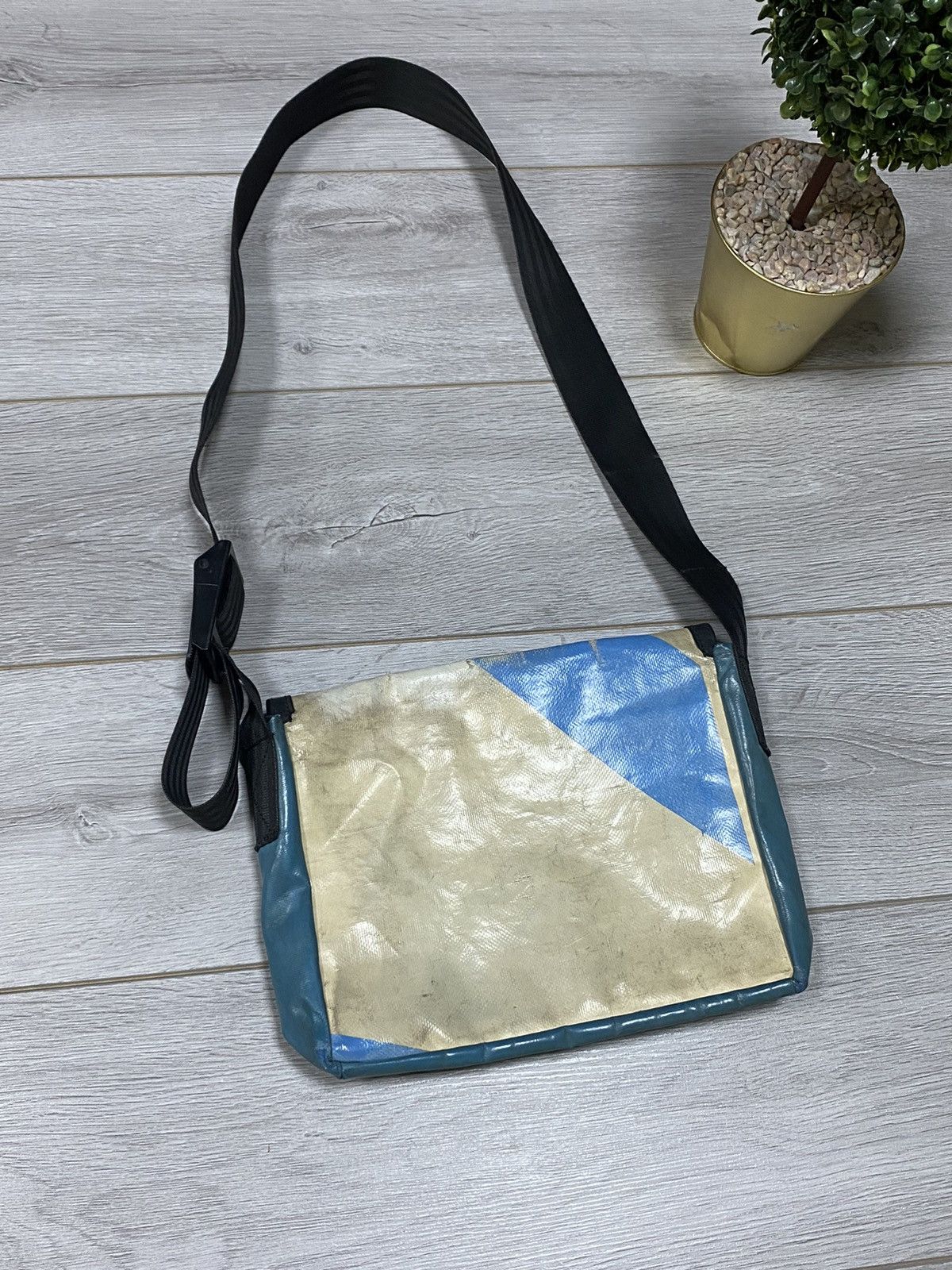 Freitag Freitag🇨🇭X 3 in 1 recycle ♻️ waterproof vintage Zurich bag Size ONE SIZE - 3 Thumbnail