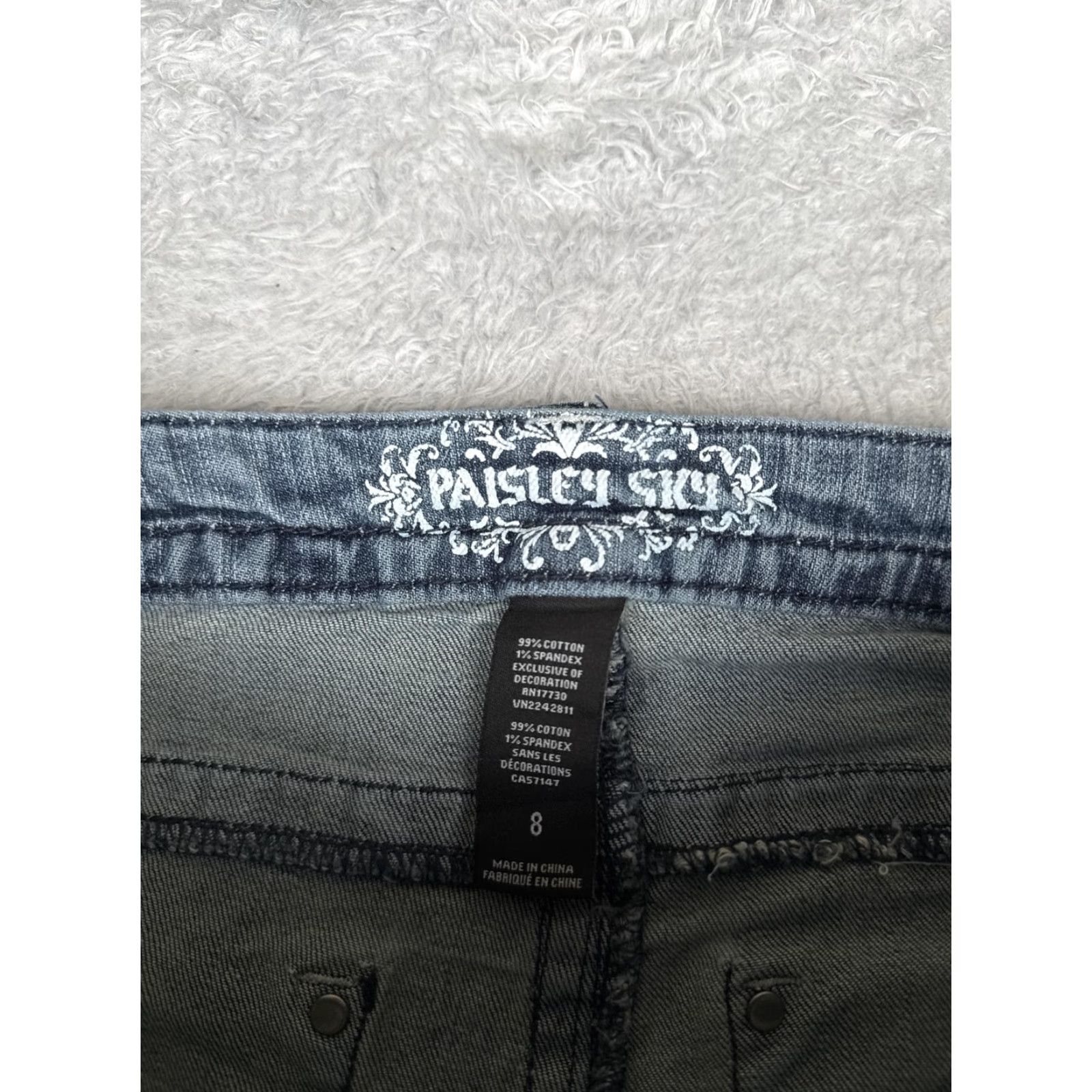 Denime Paisley Sky Jeans Women 8 Capri Blue Distressed Lace Denim 30x24 Mid Rise 5-Pocket Studded Embroidered Cotton Blend Spandex Pattern Solid Size 30" / US 8 / IT 44 - 6 Thumbnail